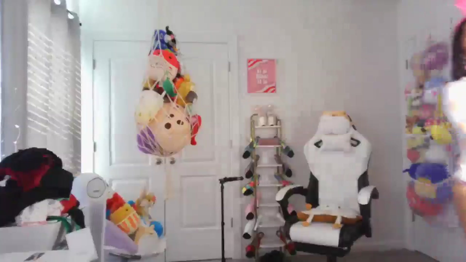 Gallery image thumbnail from Kapri_sunxo's myfreecams stream on, 02/22/2025, 16:02 image 9 of 20