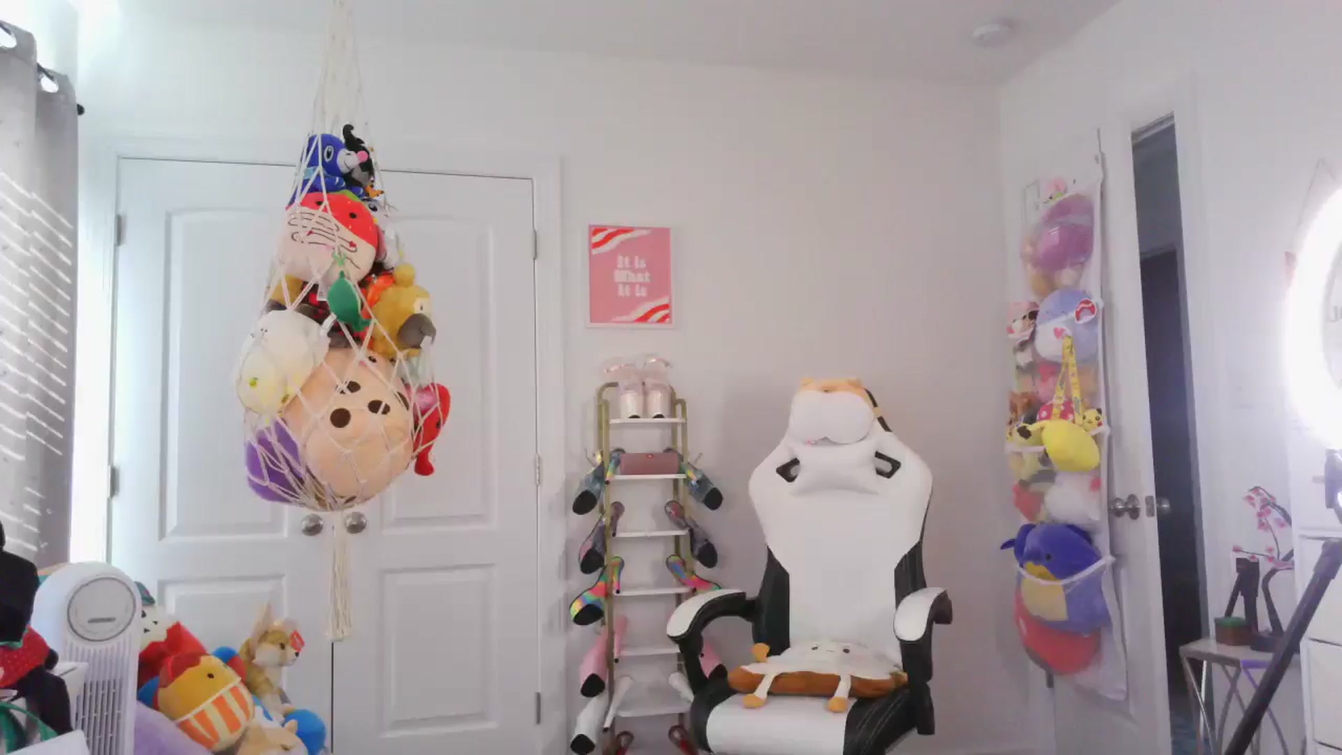 Gallery image thumbnail from Kapri_sunxo's myfreecams stream on, 02/22/2025, 16:42 image 18 of 20