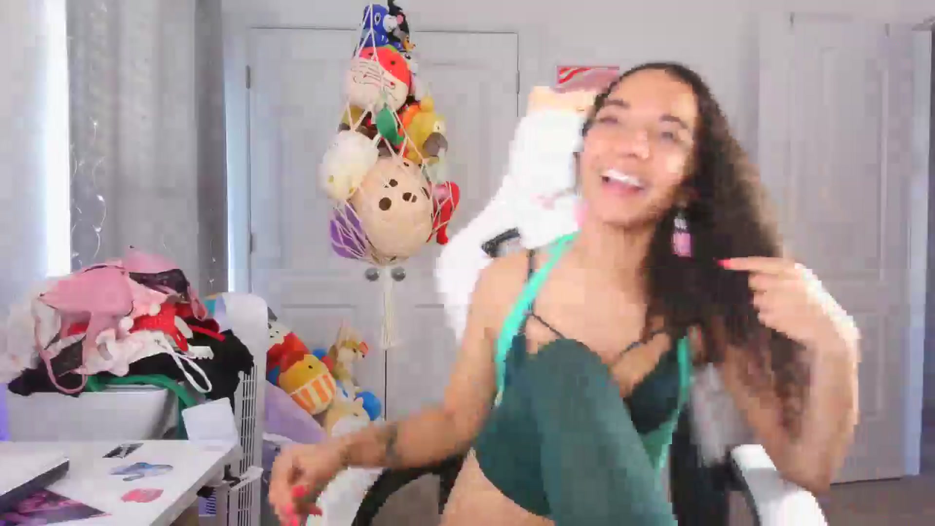 Gallery image thumbnail from Kapri_sunxo's myfreecams stream on, 02/22/2025, 21:18 image 18 of 20