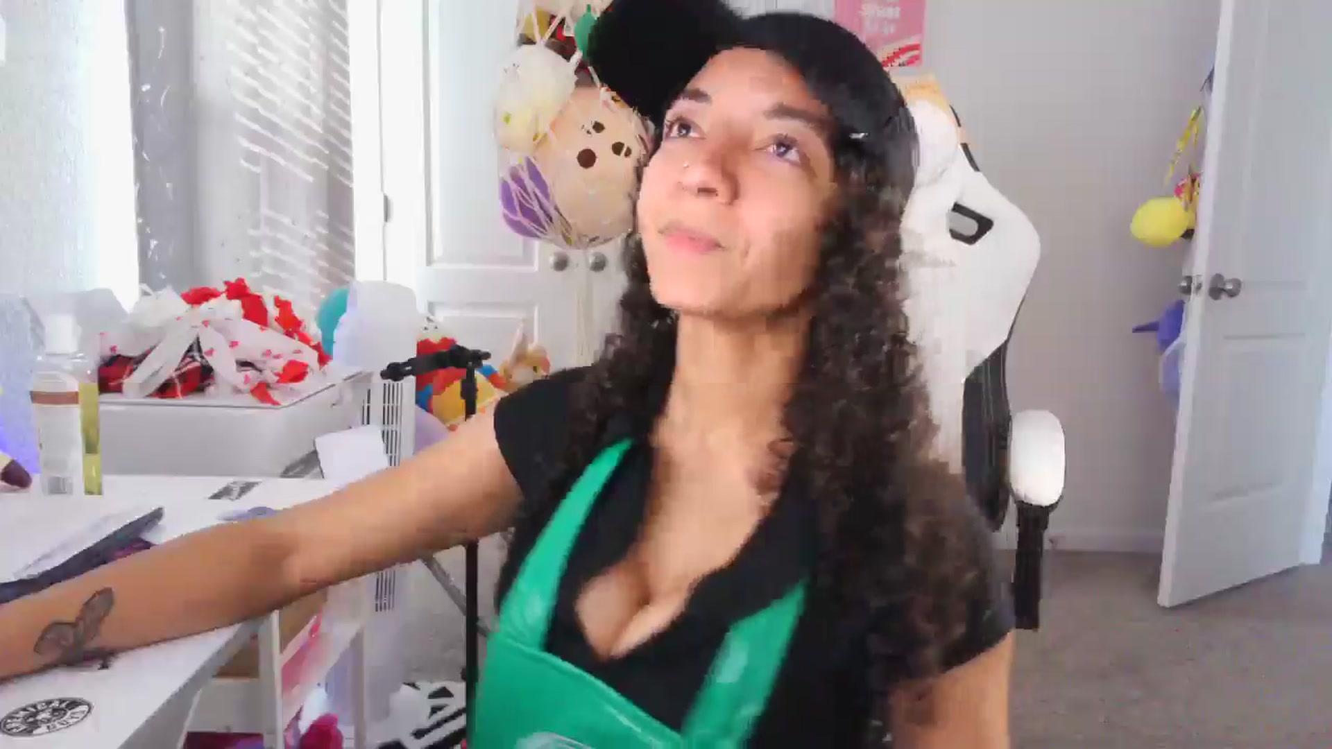 Gallery image thumbnail from Kapri_sunxo's myfreecams stream on, 02/24/2025, 15:25 image 18 of 20