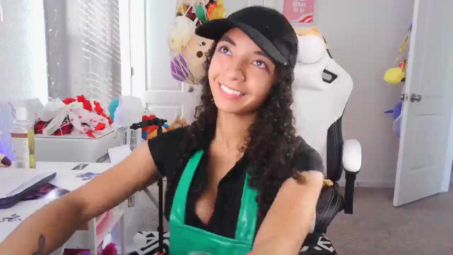 Gallery image thumbnail from Kapri_sunxo's myfreecams stream on, 02/24/2025, 15:25 image 16 of 20