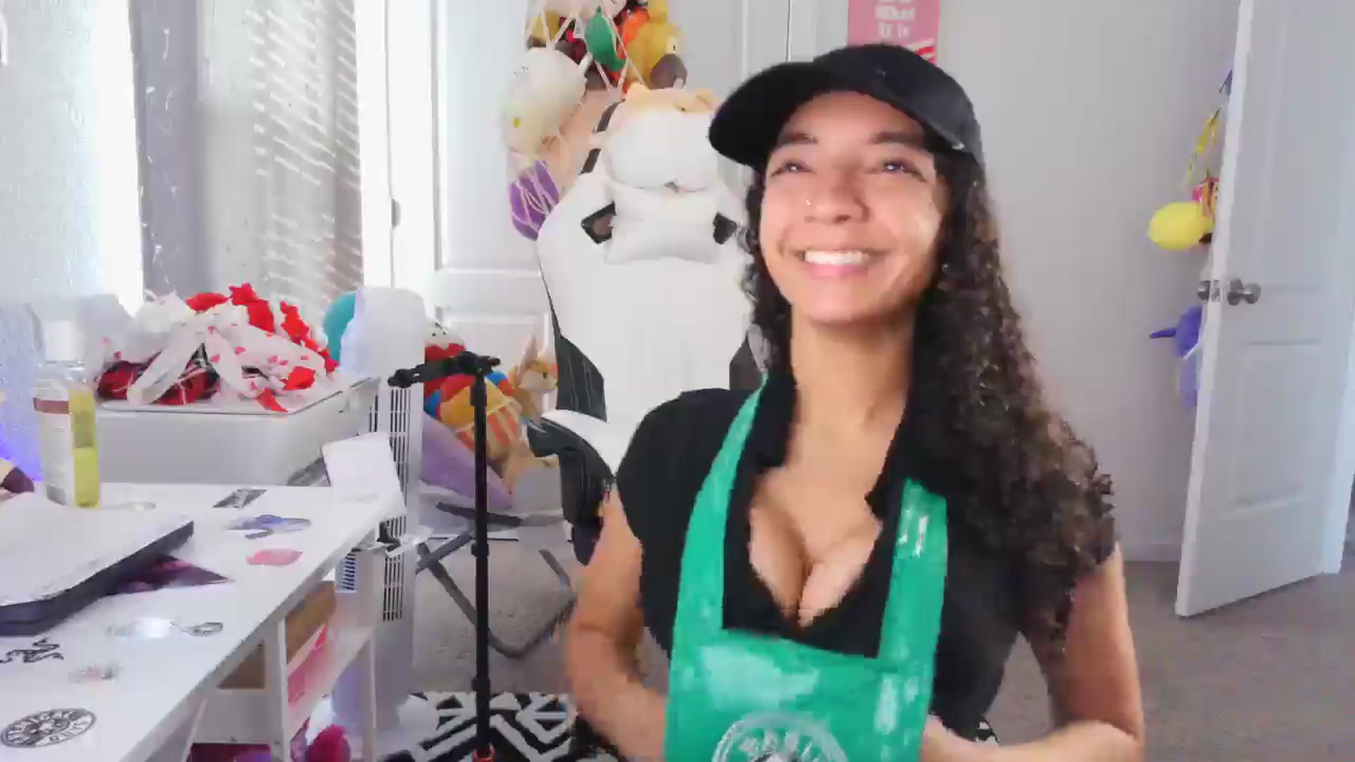 Gallery image thumbnail from Kapri_sunxo's myfreecams stream on, 02/24/2025, 15:25 image 8 of 20