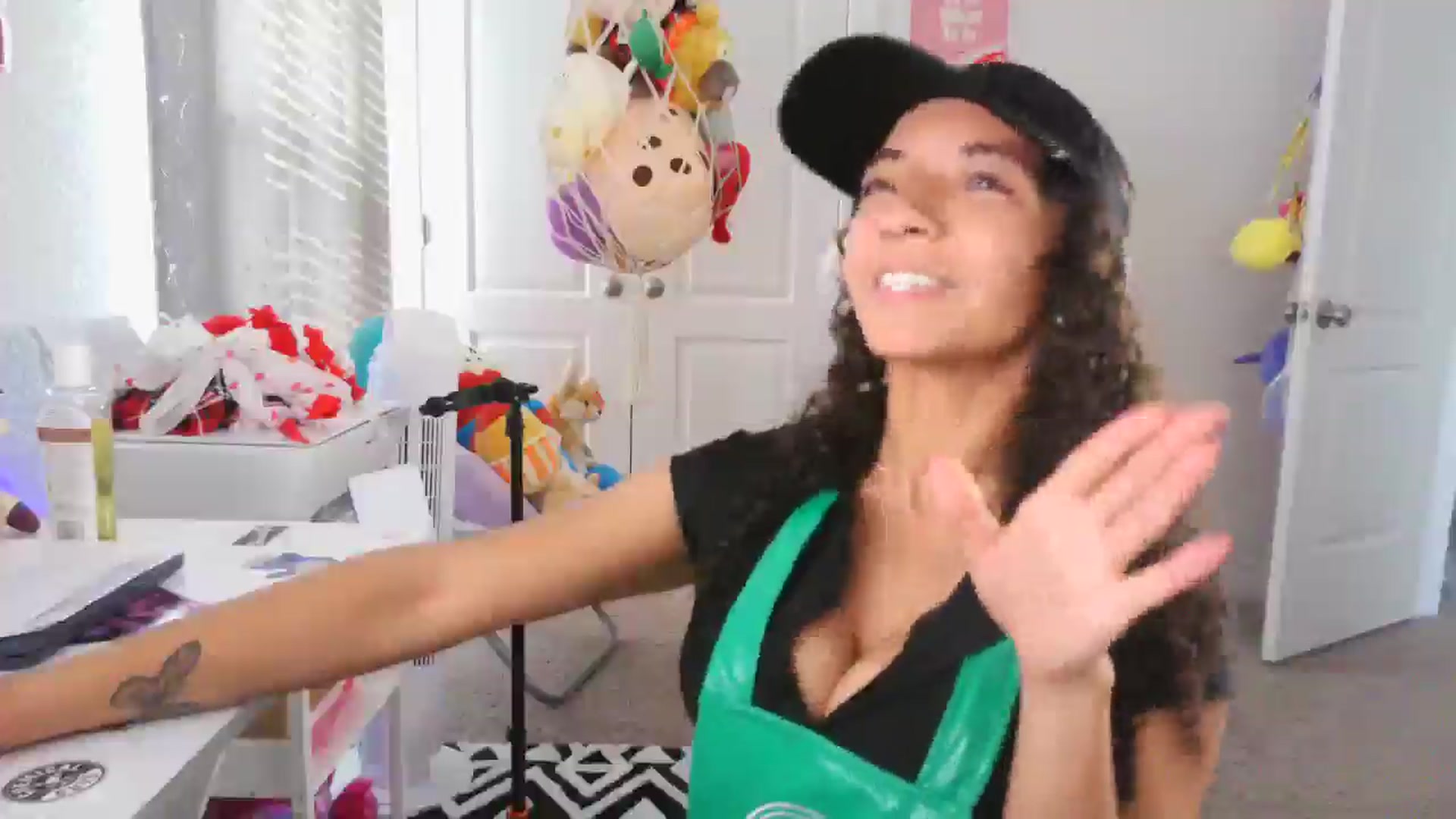 Gallery image thumbnail from Kapri_sunxo's myfreecams stream on, 02/24/2025, 15:25 image 17 of 20
