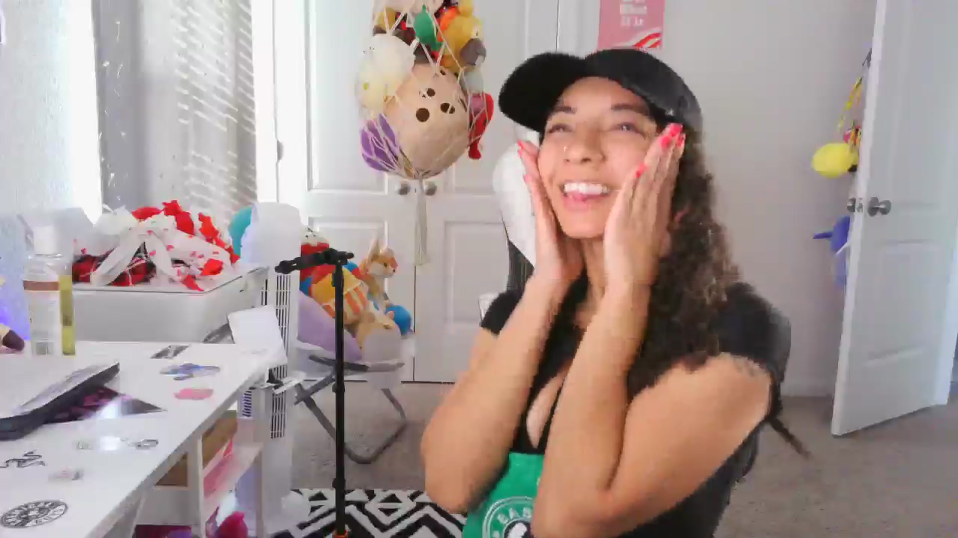Gallery image thumbnail from Kapri_sunxo's myfreecams stream on, 02/24/2025, 15:25 image 12 of 20