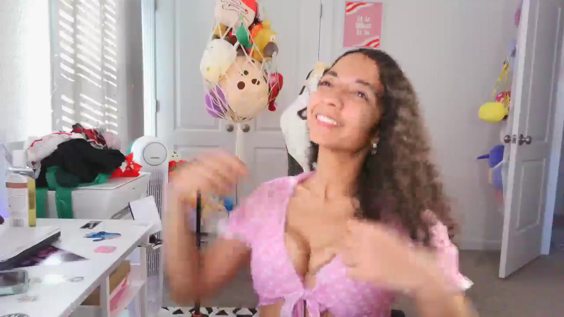Gallery image thumbnail from Kapri_sunxo's myfreecams stream on, 02/24/2025, 20:32 image 4 of 20