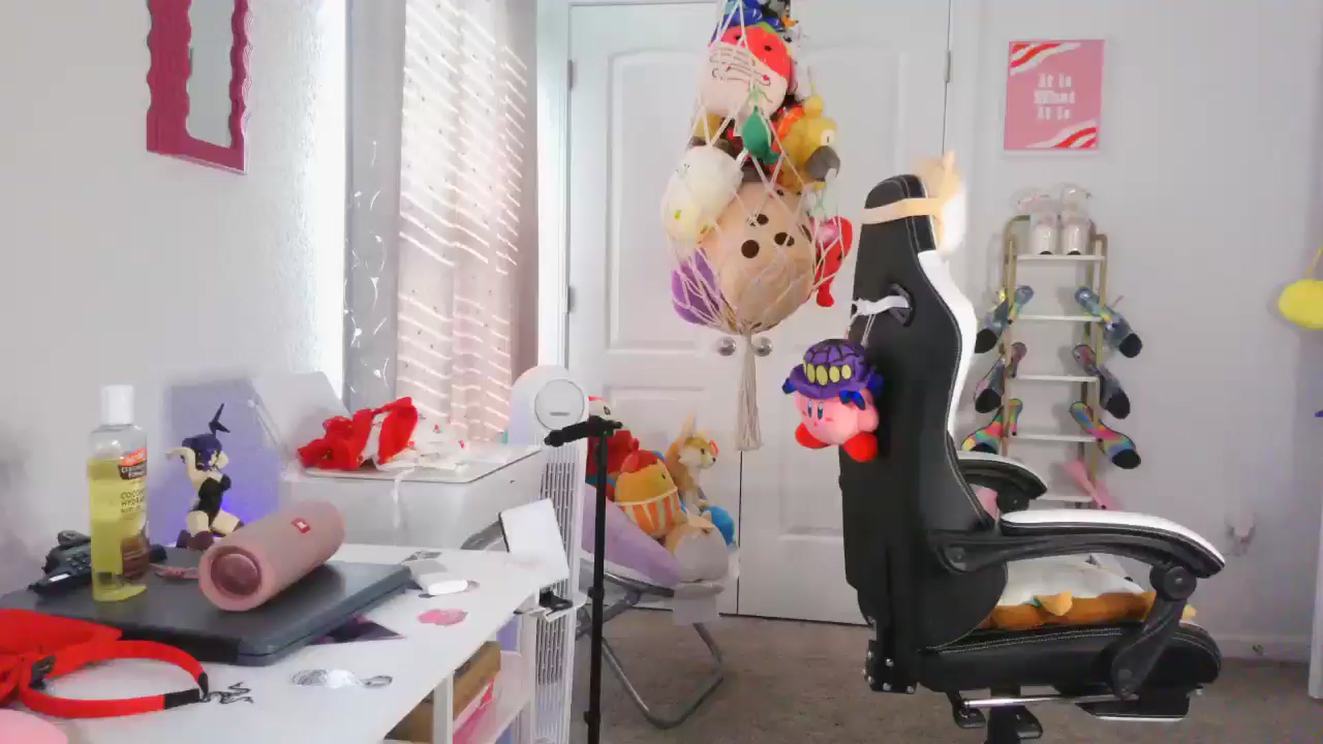 Gallery image thumbnail from Kapri_sunxo's myfreecams stream on, 02/26/2025, 17:14 image 11 of 20