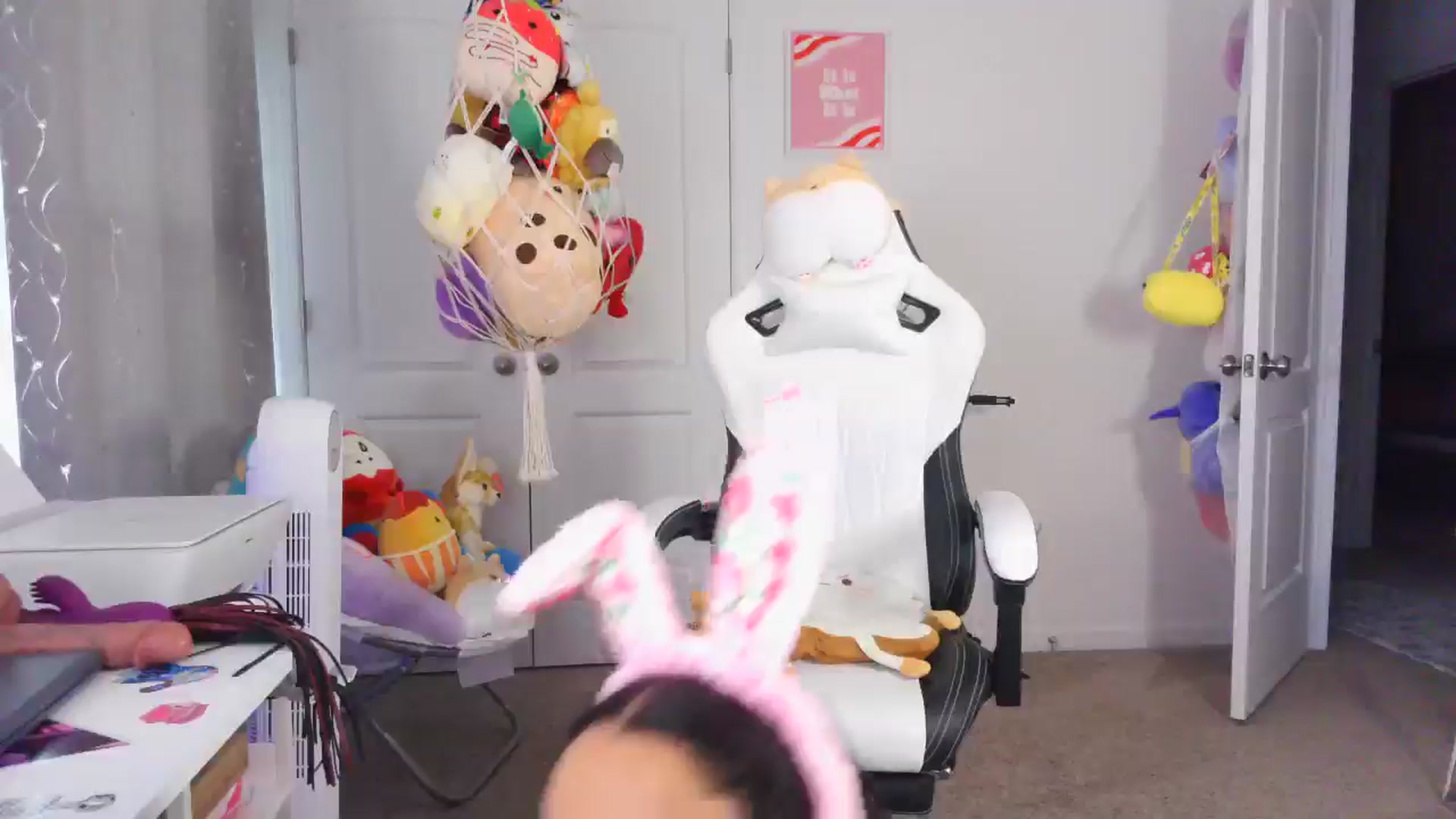 Gallery image thumbnail from Kapri_sunxo's myfreecams stream on, 02/27/2025, 21:39 image 13 of 20
