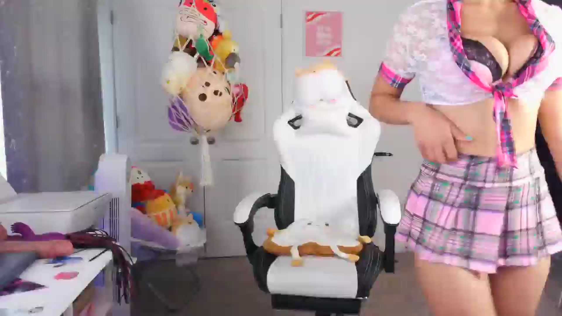 Gallery image thumbnail from Kapri_sunxo's myfreecams stream on, 02/27/2025, 21:39 image 12 of 20
