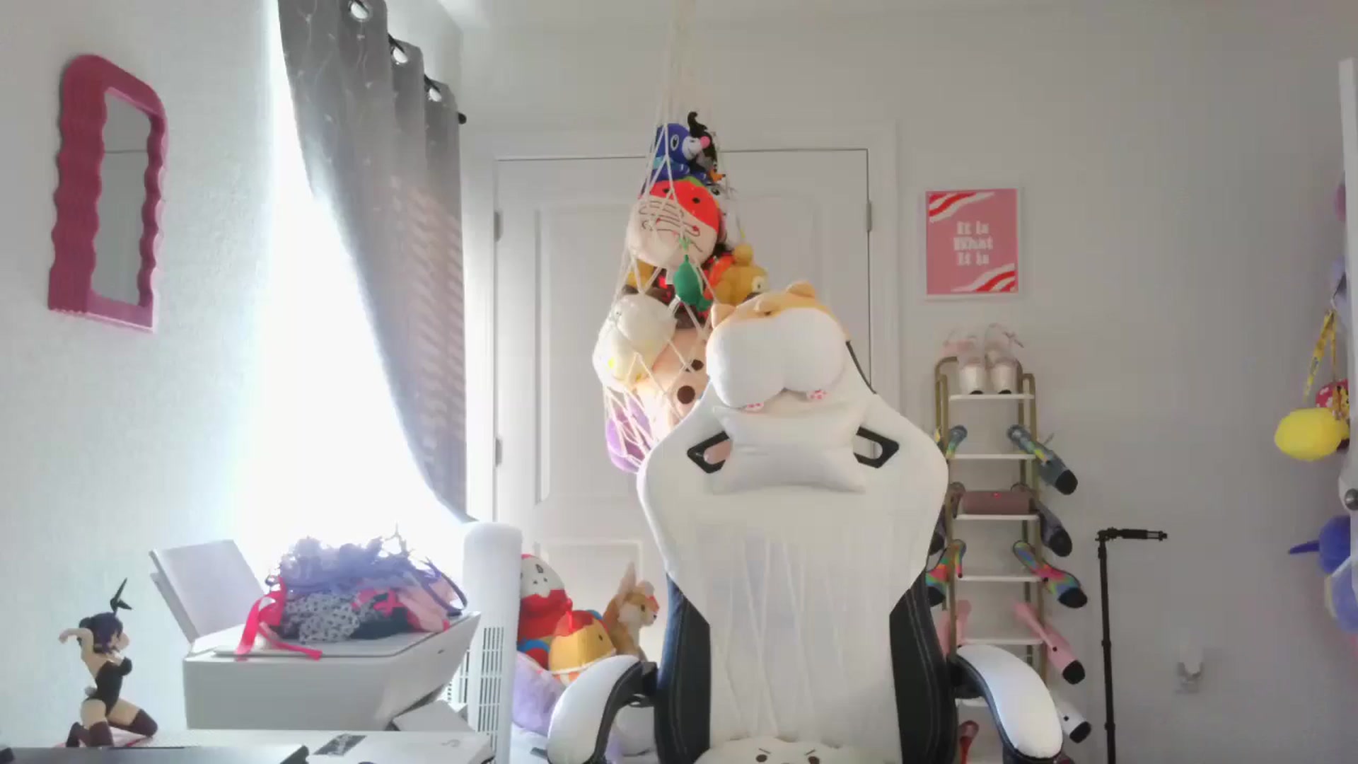 Gallery image thumbnail from Kapri_sunxo's myfreecams stream on, 02/28/2025, 16:06 image 3 of 20