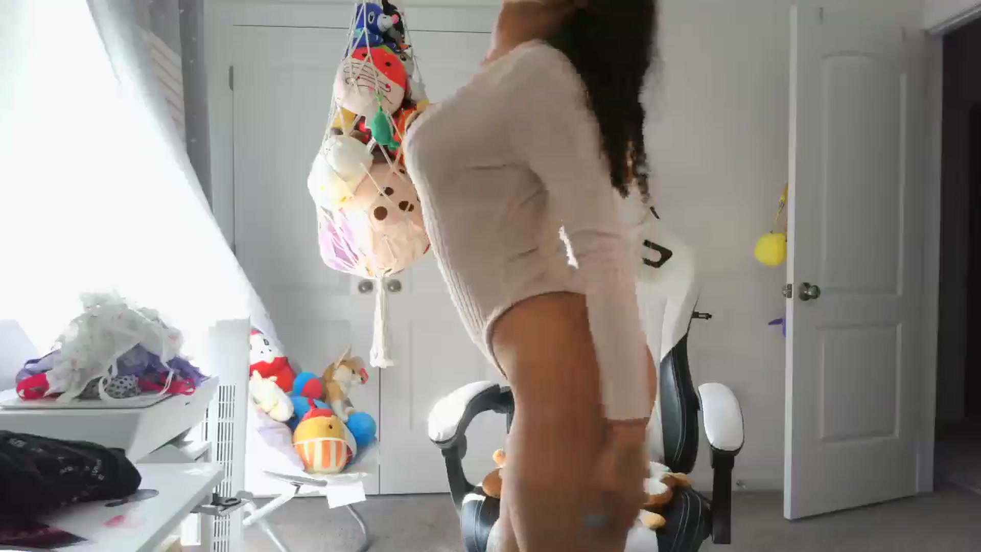 Gallery image thumbnail from Kapri_sunxo's myfreecams stream on, 03/01/2025, 18:34 image 9 of 20