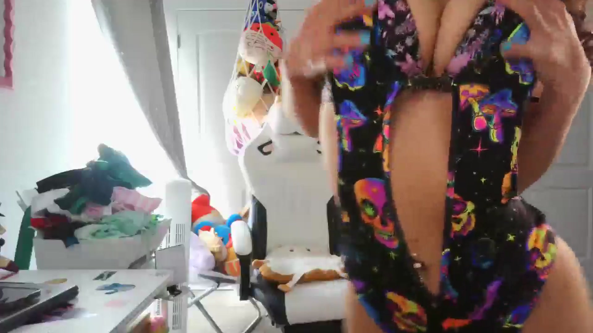Gallery image thumbnail from Kapri_sunxo's myfreecams stream on, 03/10/2025, 14:45 image 19 of 20