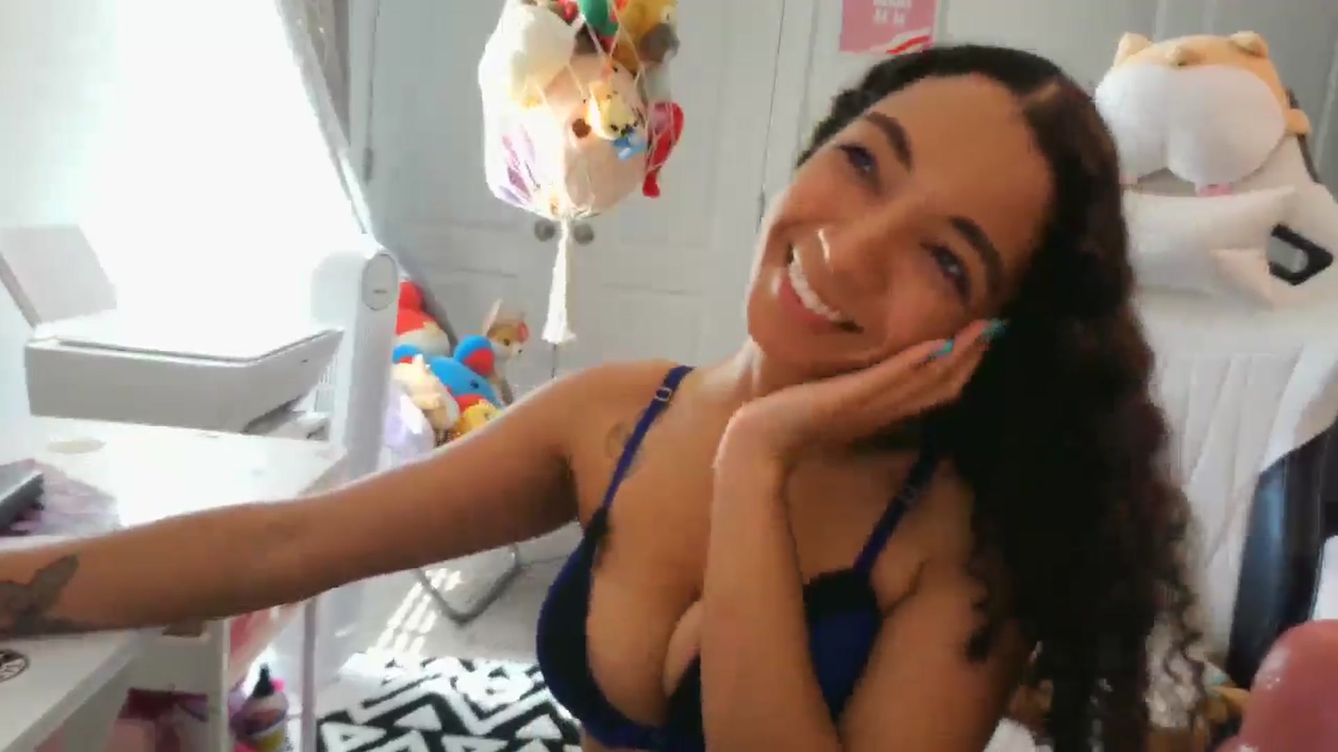 Gallery image thumbnail from Kapri_sunxo's myfreecams stream on, 03/15/2025, 18:04 image 17 of 20