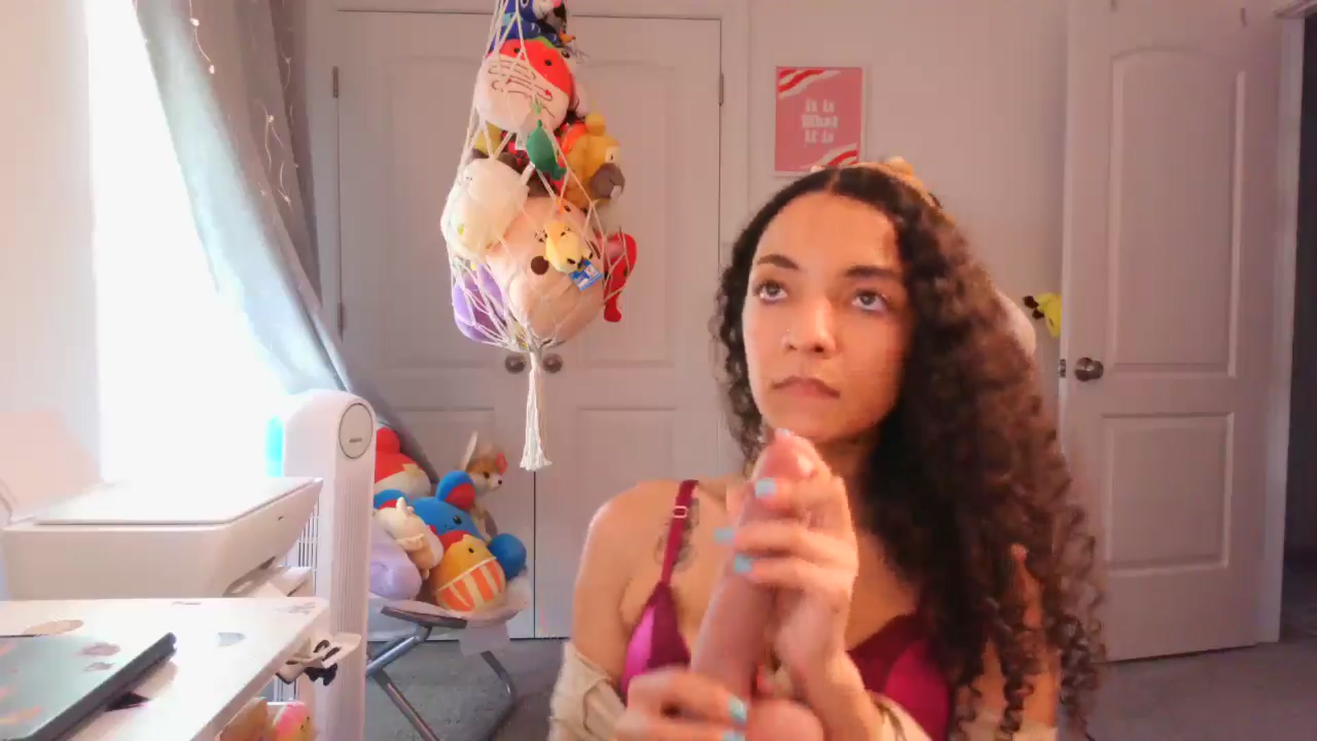 Gallery image thumbnail from Kapri_sunxo's myfreecams stream on, 03/15/2025, 21:52 image 19 of 20
