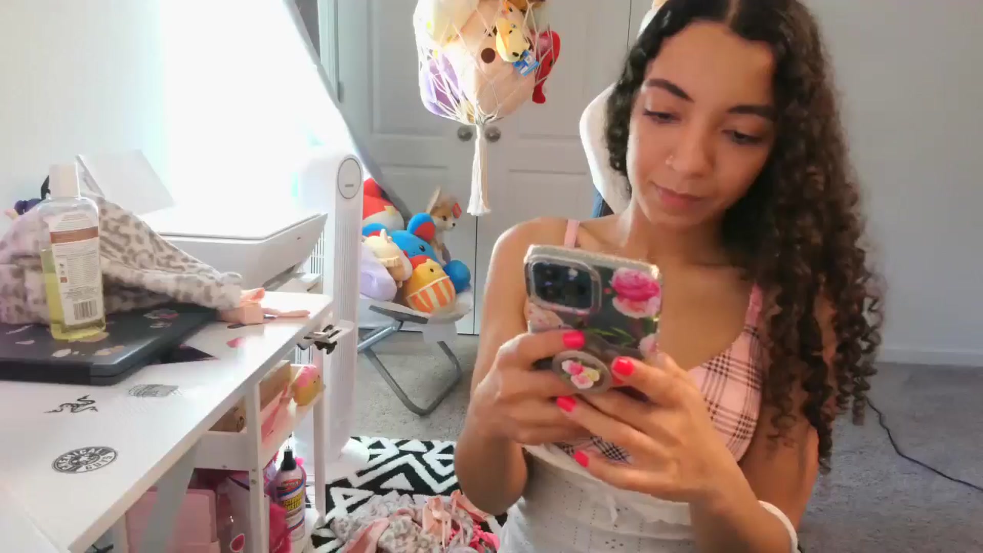 Gallery image thumbnail from Kapri_sunxo's myfreecams stream on, 03/19/2025, 15:09 image 18 of 20