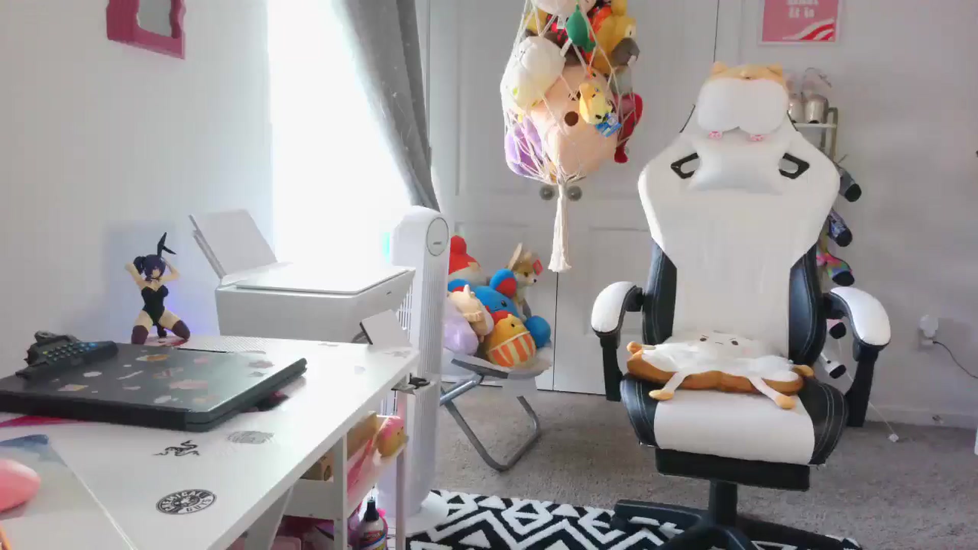 Gallery image thumbnail from Kapri_sunxo's myfreecams stream on, 03/19/2025, 22:31 image 4 of 20