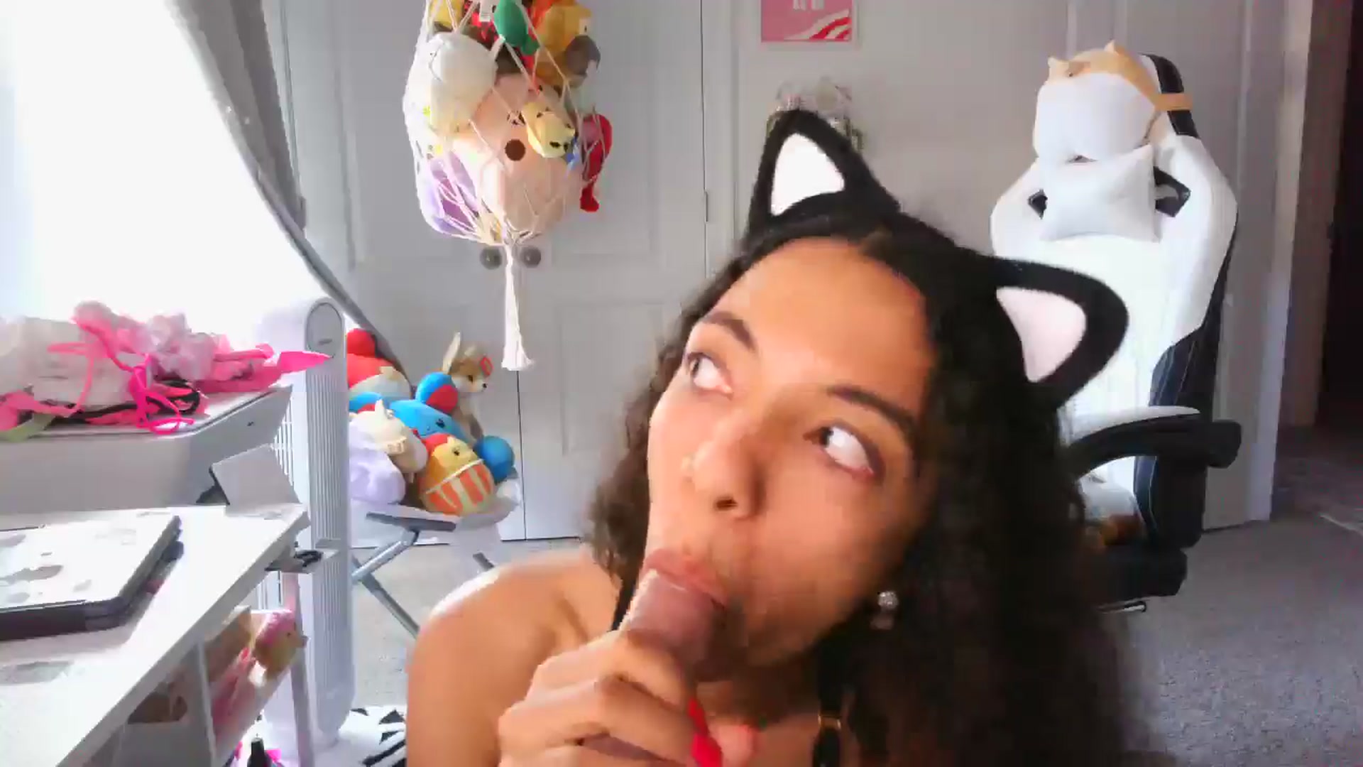 Gallery image thumbnail from Kapri_sunxo's myfreecams stream on, 03/21/2025, 22:50 image 3 of 20