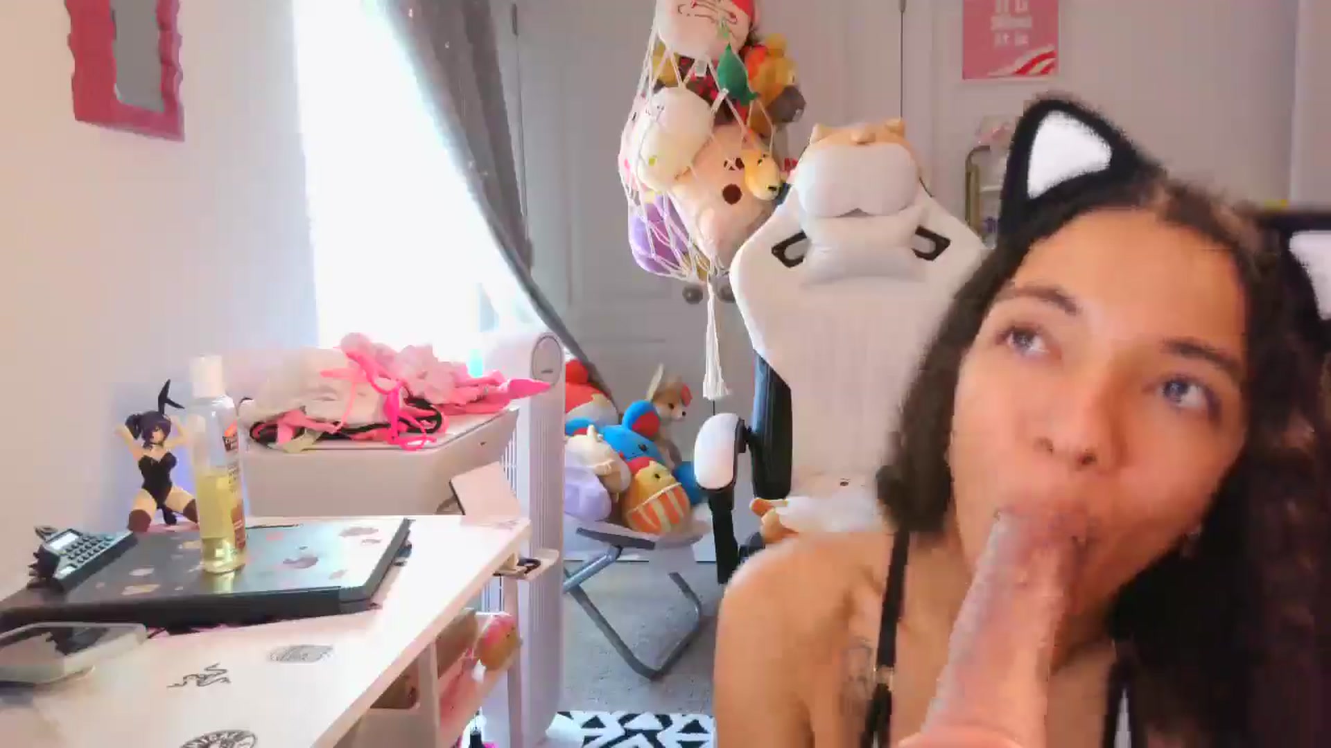Gallery image thumbnail from Kapri_sunxo's myfreecams stream on, 03/21/2025, 22:50 image 9 of 20