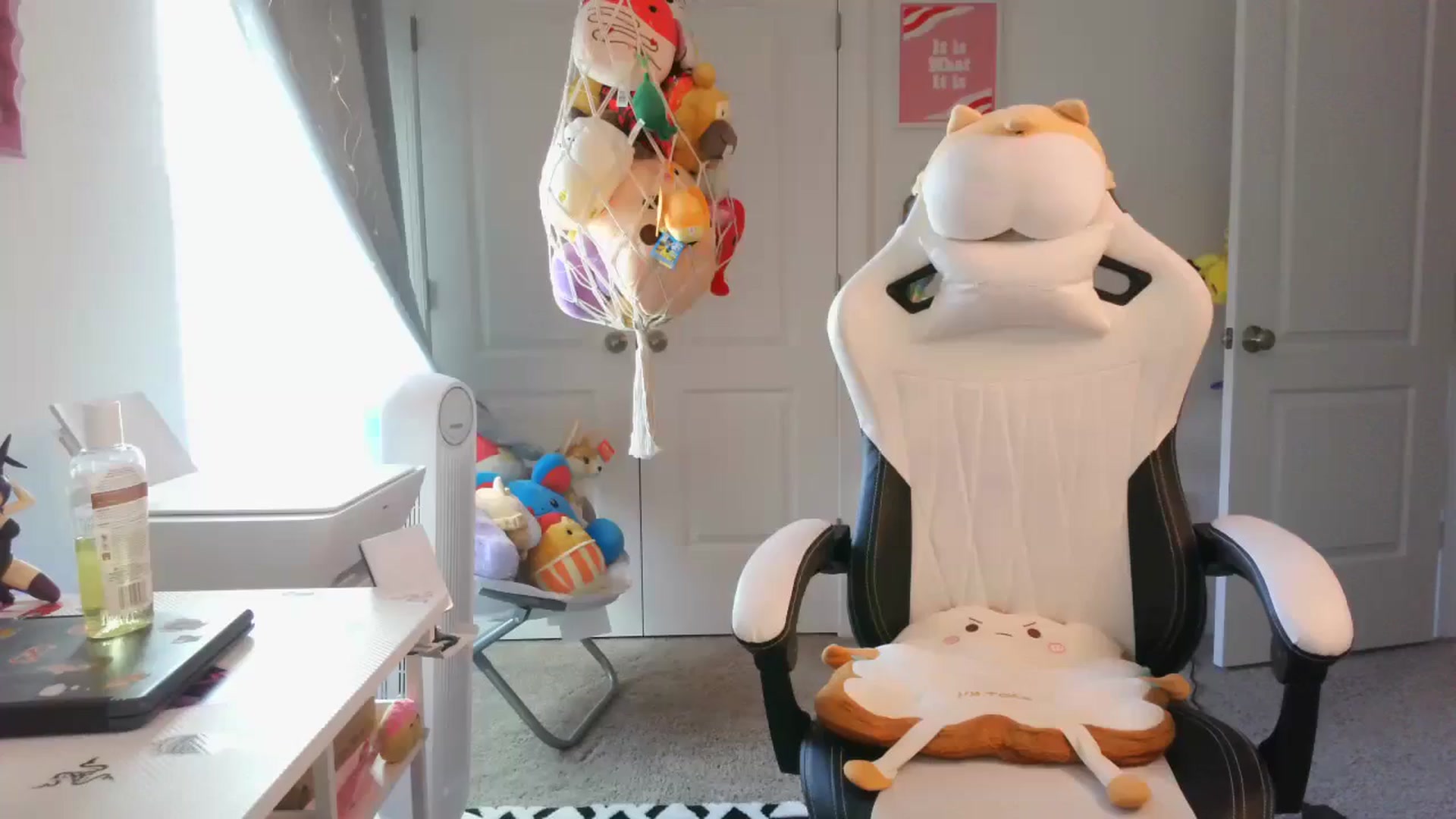 Gallery image thumbnail from Kapri_sunxo's myfreecams stream on, 03/26/2025, 15:13 image 3 of 20