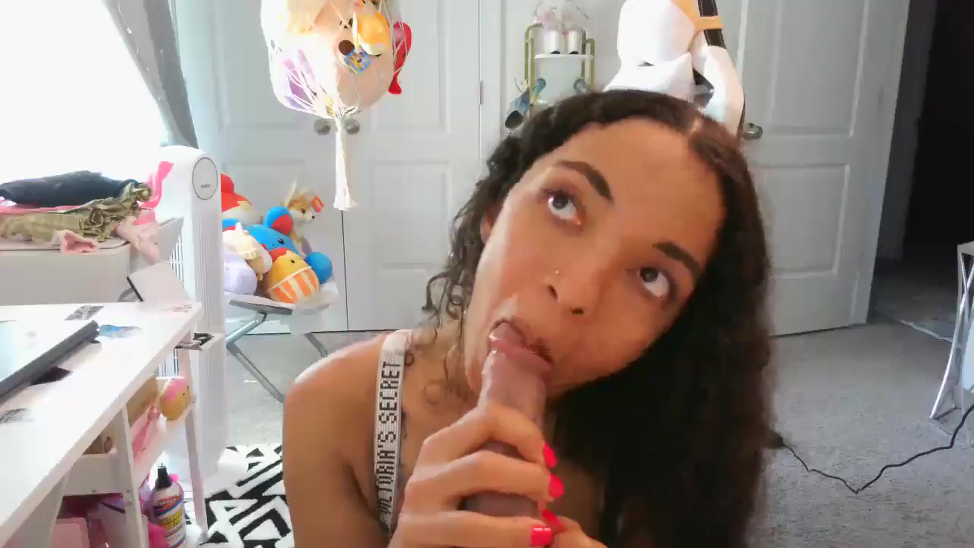 Gallery image thumbnail from Kapri_sunxo's myfreecams stream on, 03/27/2025, 18:08 image 5 of 20