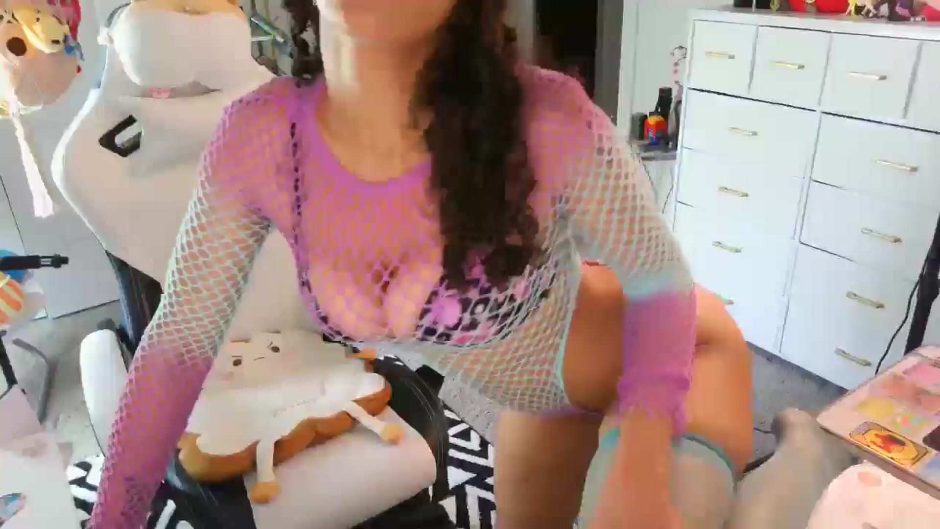 Gallery image thumbnail from Kapri_sunxo's myfreecams stream on, 04/19/2025, 16:39 image 9 of 20