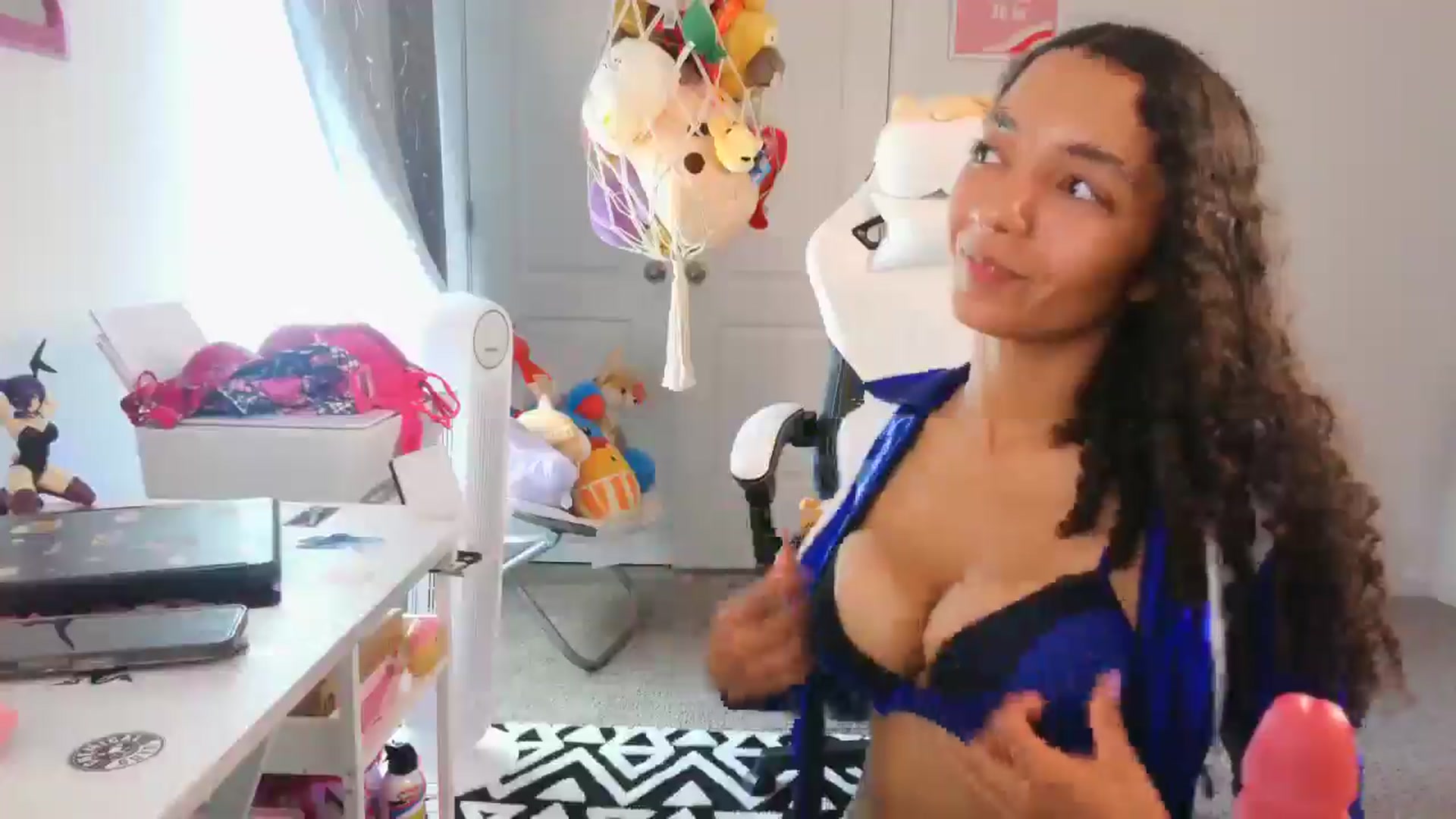 Gallery image thumbnail from Kapri_sunxo's myfreecams stream on, 05/15/2025, 16:55 image 20 of 20