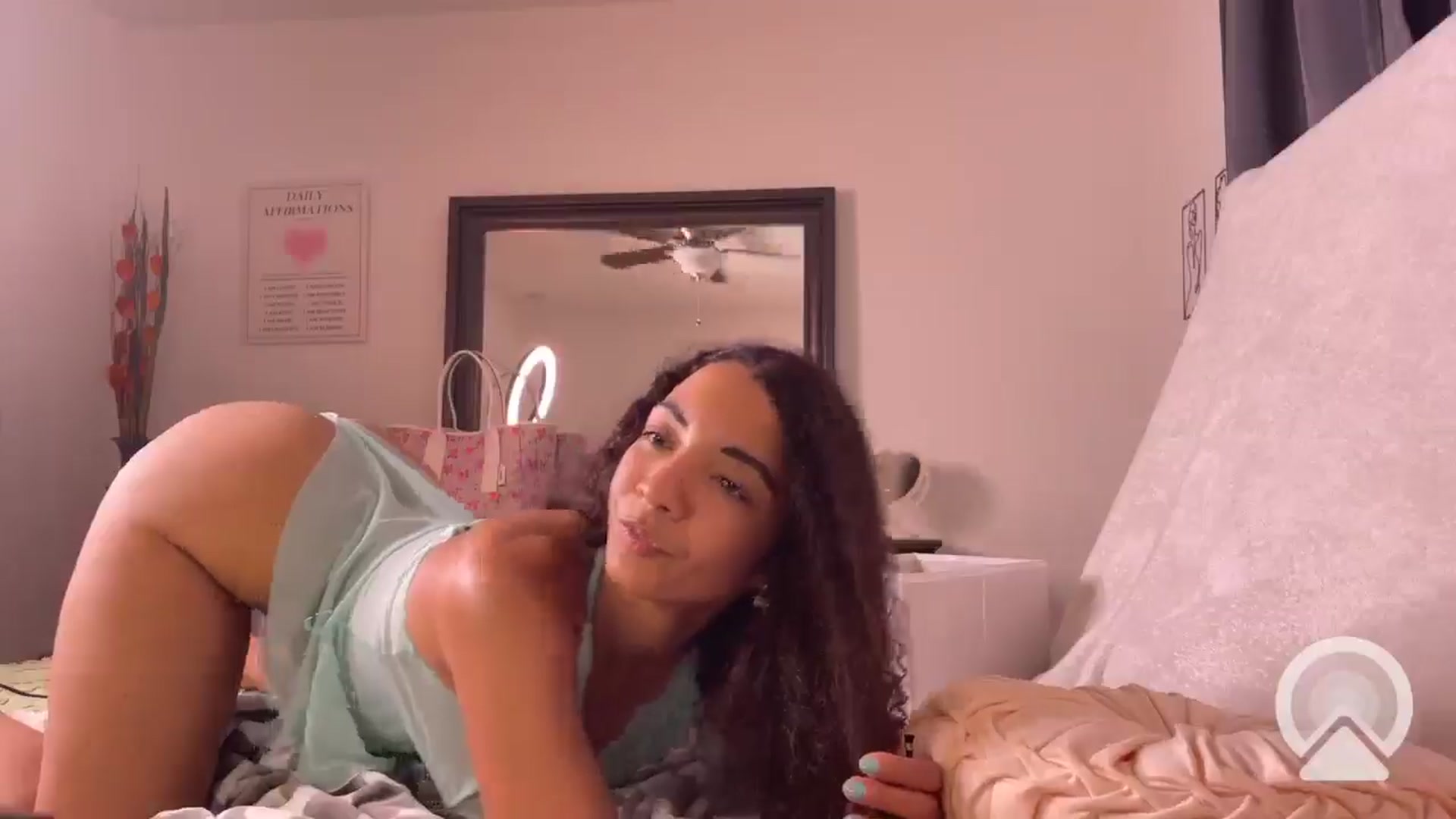 Gallery image thumbnail from Kapri_sunxo's myfreecams stream on, 05/29/2025, 23:33 image 10 of 20