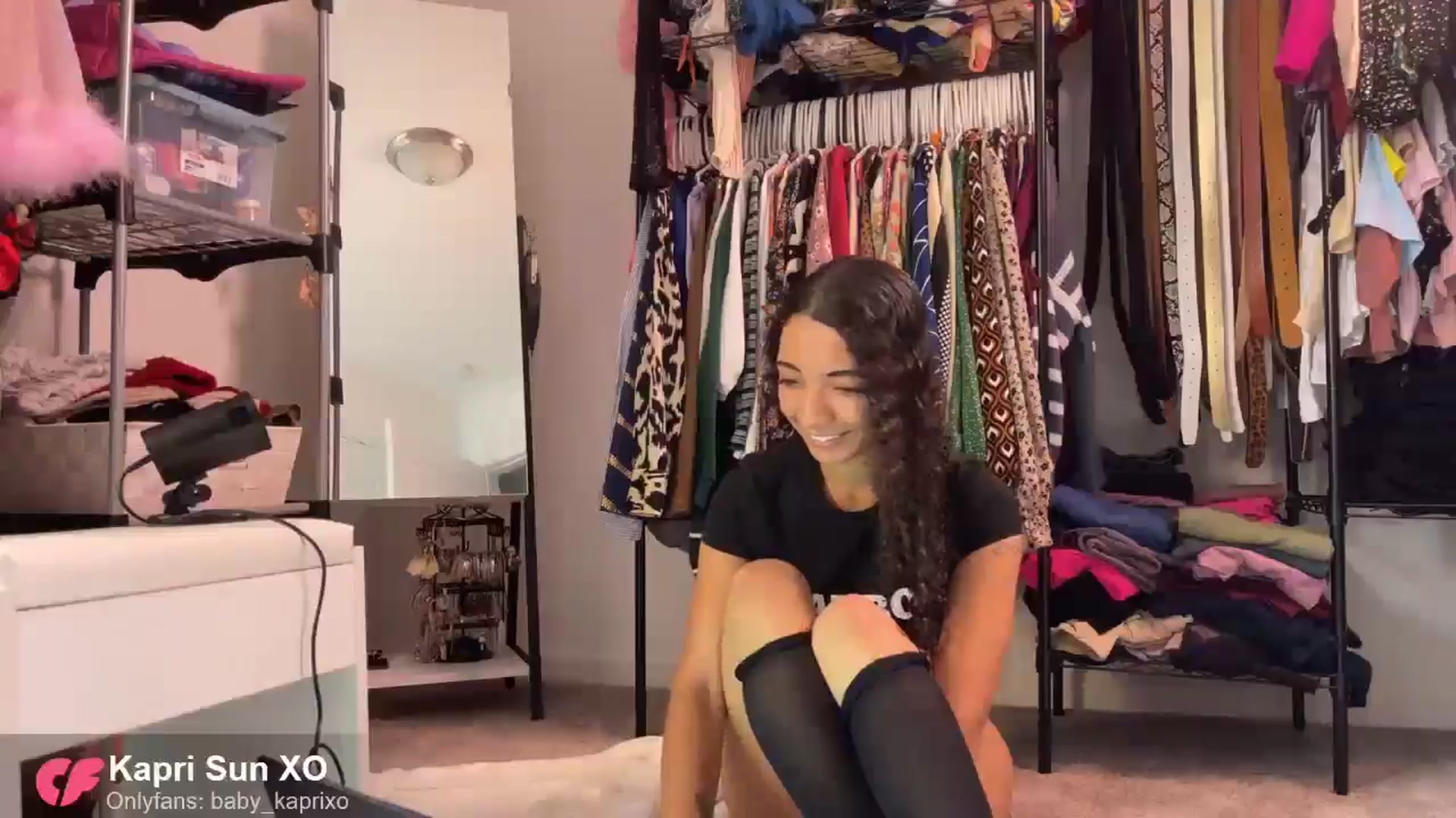 Gallery image thumbnail from Kapri_sunxo's myfreecams stream on, 05/30/2025, 16:37 image 8 of 20