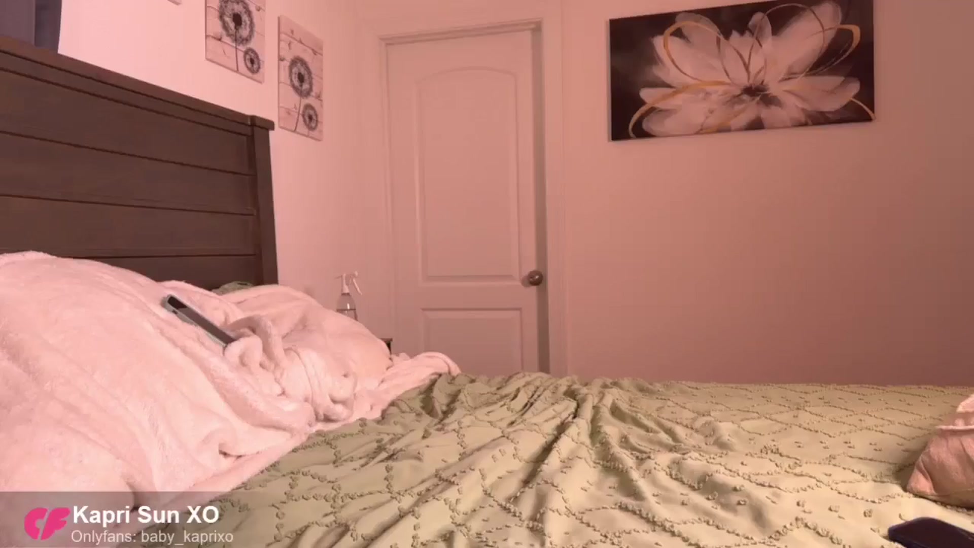 Gallery image thumbnail from Kapri_sunxo's myfreecams stream on, 08/31/2025, 18:03 image 10 of 20