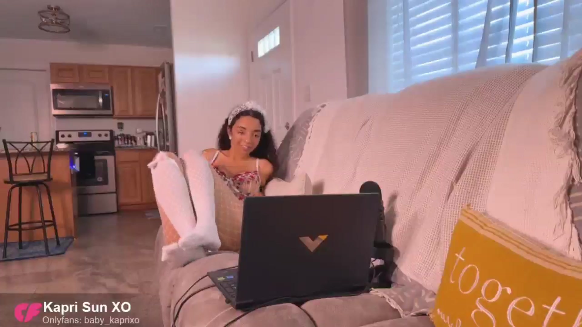 Gallery image thumbnail from Kapri_sunxo's myfreecams stream on, 08/31/2025, 21:45 image 19 of 20