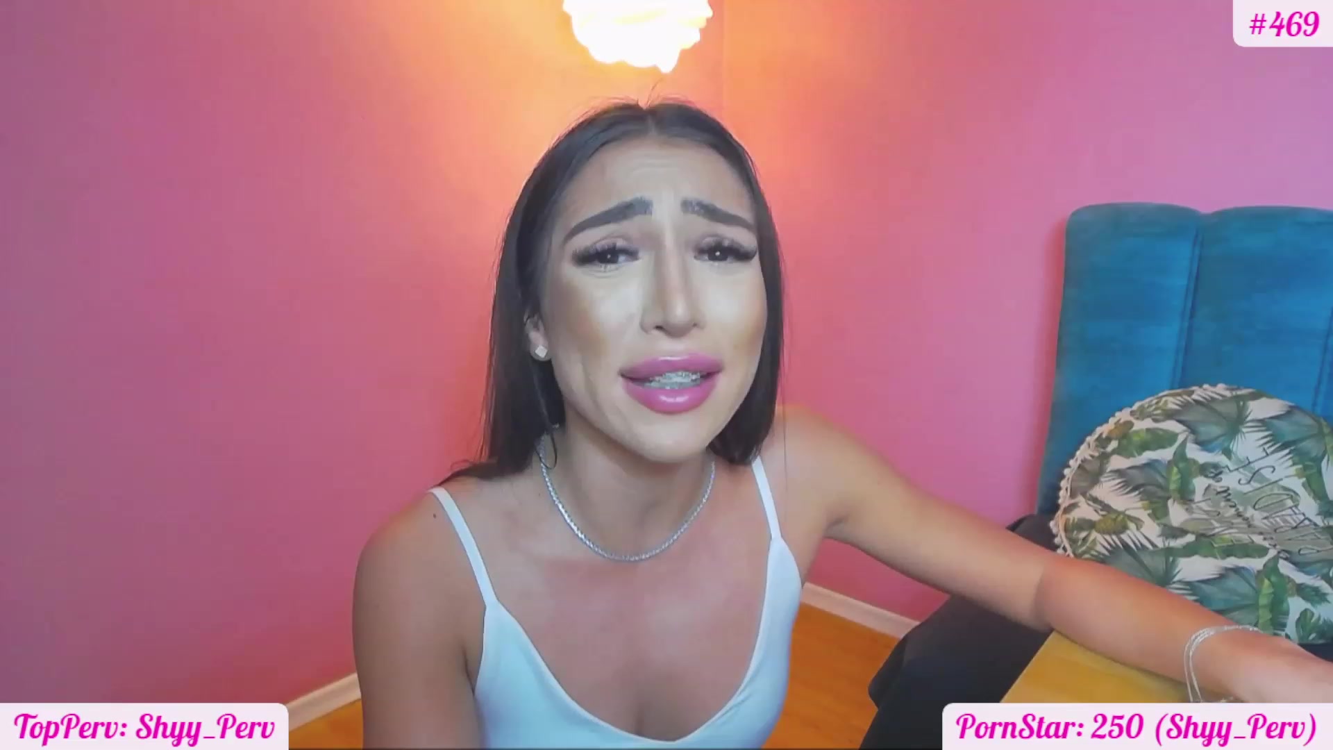 Gallery image thumbnail from KaraKhalifa's myfreecams stream on, 11/20/2022, 19:11 image 16 of 20
