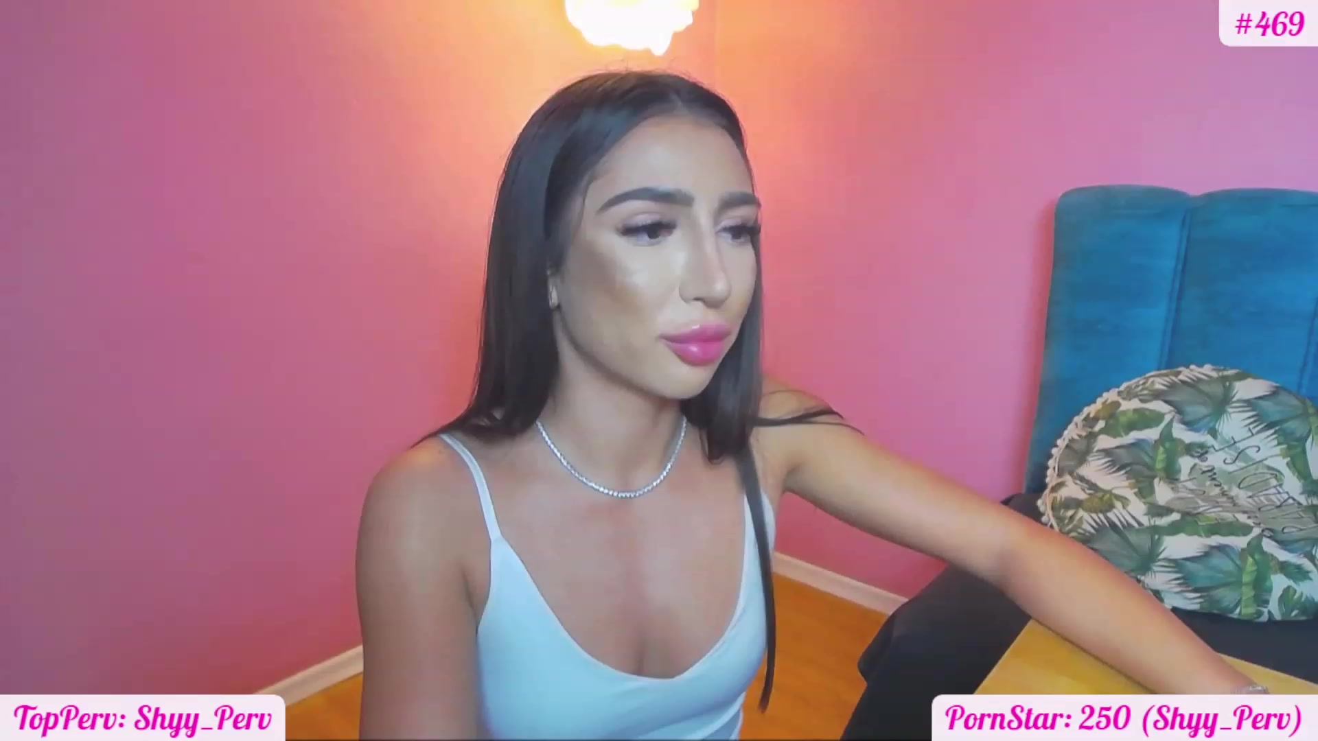 Gallery image thumbnail from KaraKhalifa's myfreecams stream on, 11/20/2022, 19:11 image 10 of 20