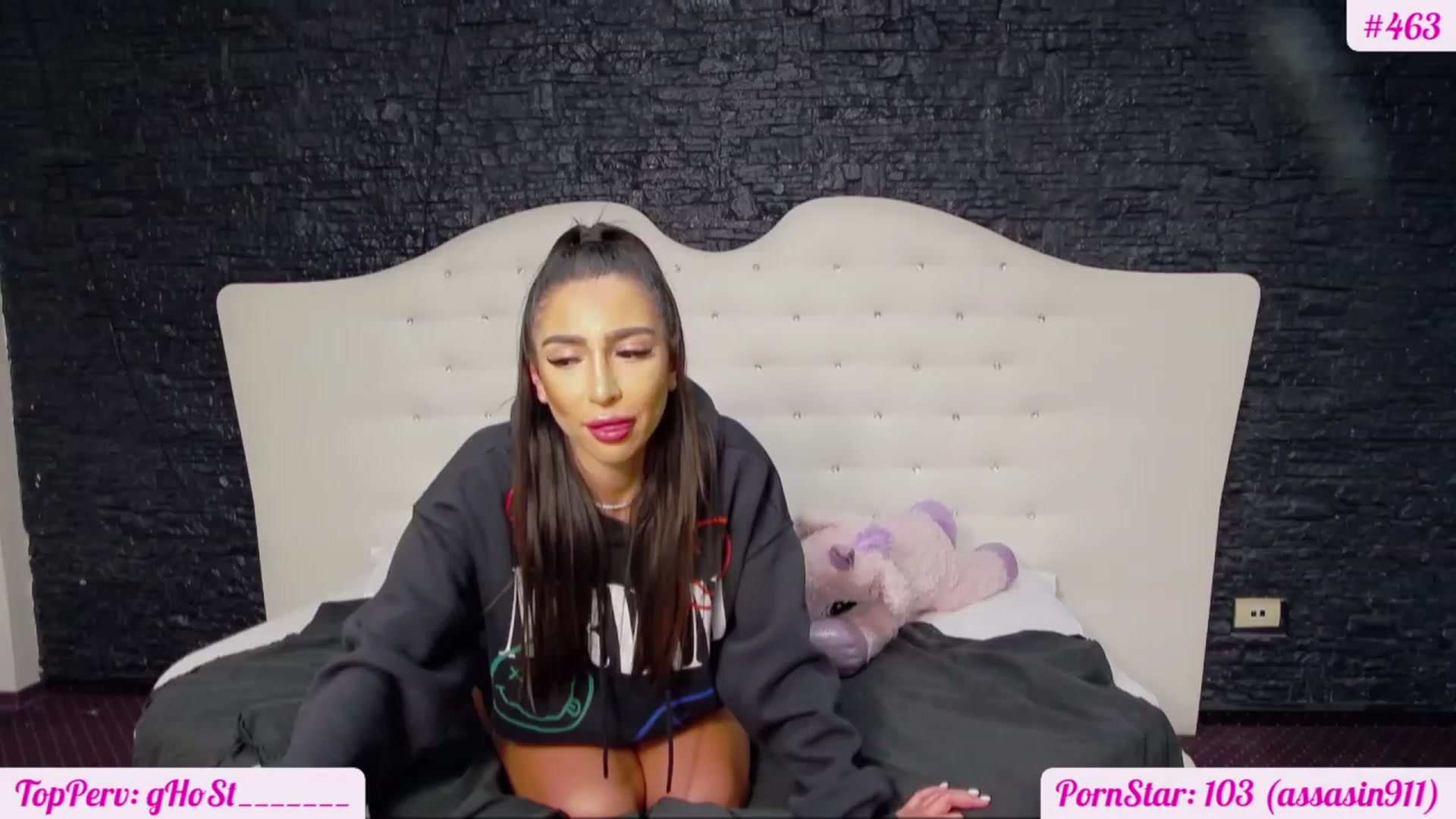 Gallery image thumbnail from KaraKhalifa's myfreecams stream on, 11/21/2022, 15:31 image 9 of 20