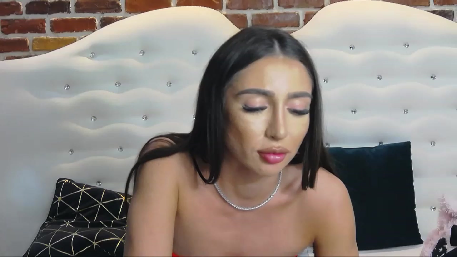 Gallery image thumbnail from KaraKhalifa's myfreecams stream on, 11/24/2022, 19:06 image 14 of 20