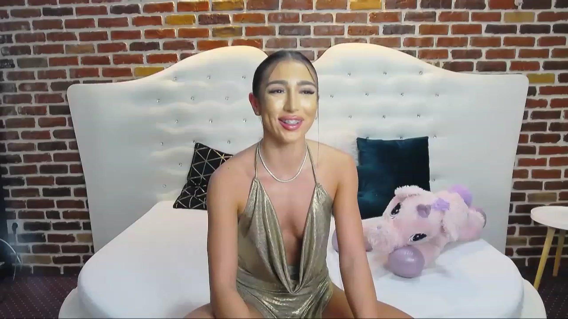 Gallery image thumbnail from KaraKhalifa's myfreecams stream on, 11/25/2022, 17:25 image 16 of 20