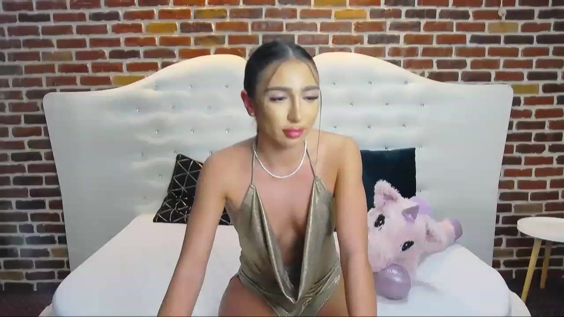 Gallery image thumbnail from KaraKhalifa's myfreecams stream on, 11/25/2022, 17:25 image 3 of 20