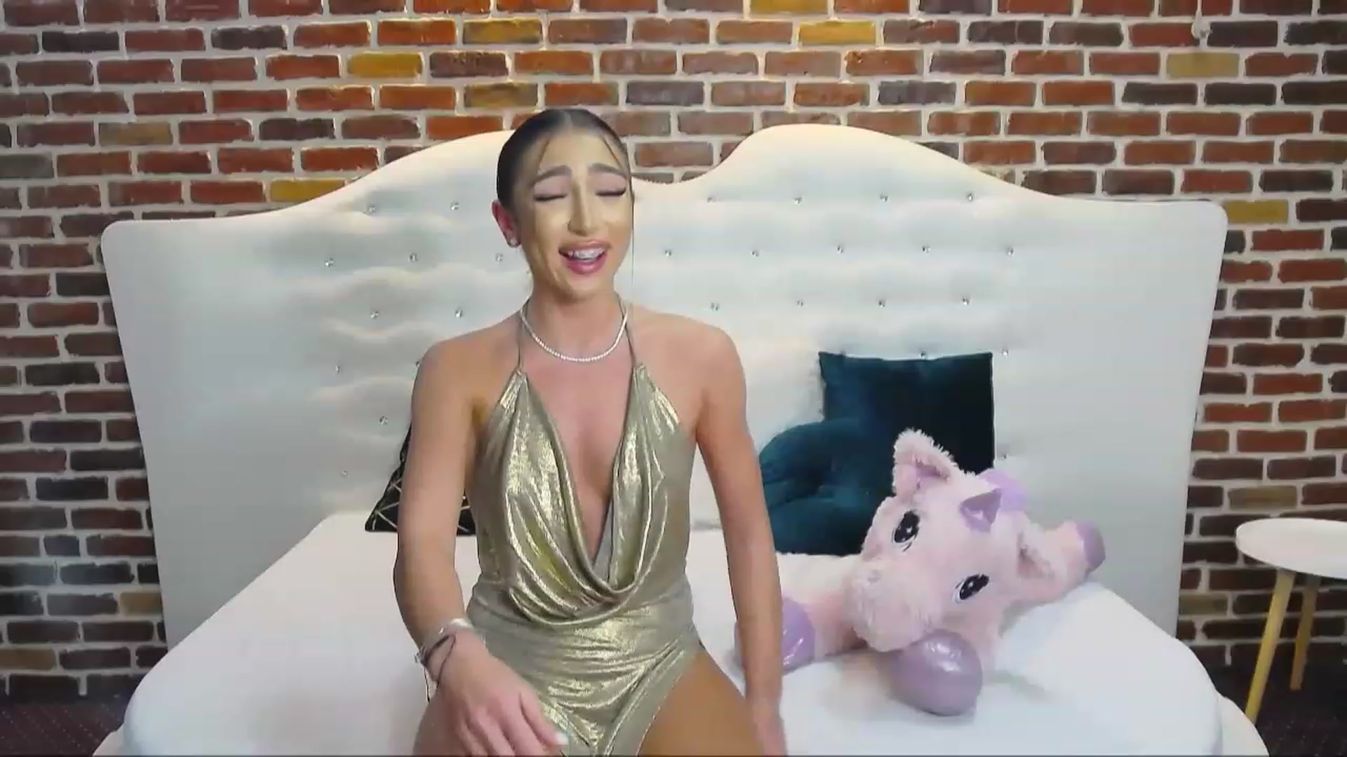 Gallery image thumbnail from KaraKhalifa's myfreecams stream on, 11/25/2022, 17:25 image 2 of 20