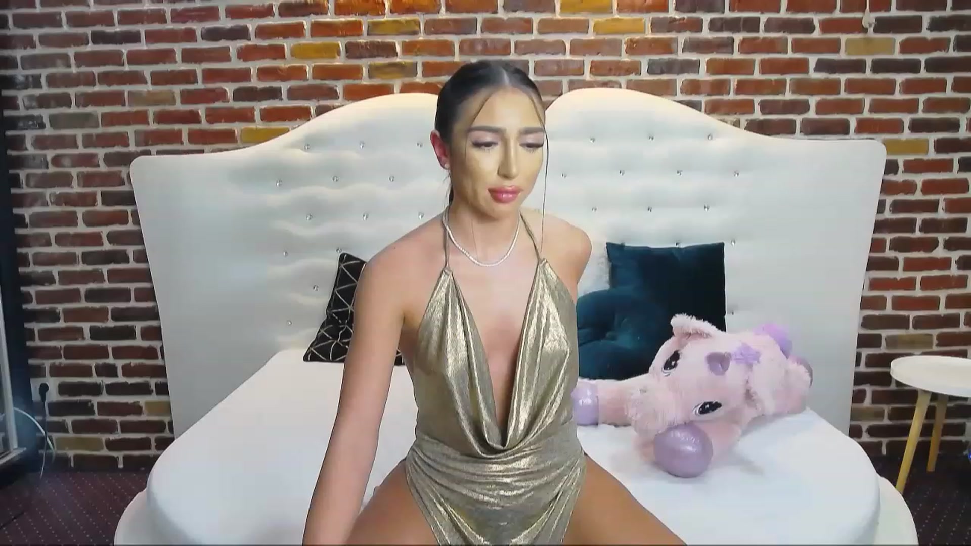 Gallery image thumbnail from KaraKhalifa's myfreecams stream on, 11/25/2022, 17:25 image 9 of 20