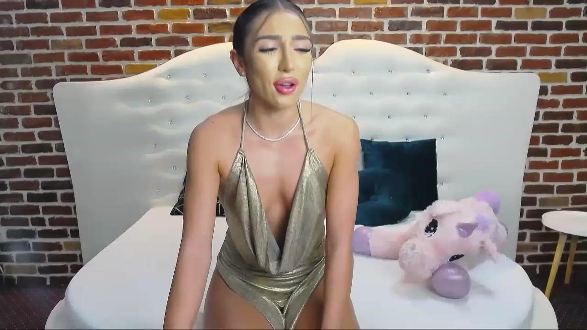Gallery image thumbnail from KaraKhalifa's myfreecams stream on, 11/25/2022, 18:56 image 18 of 20