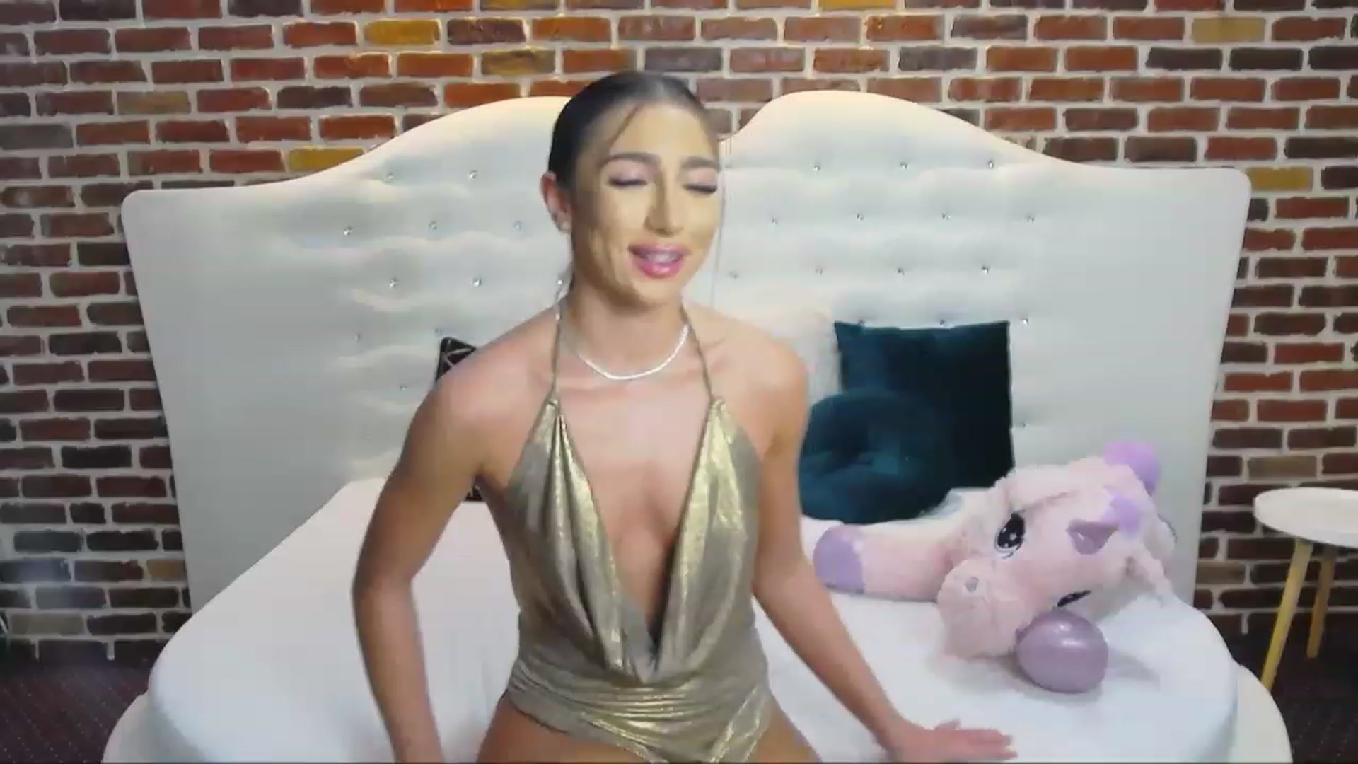 Gallery image thumbnail from KaraKhalifa's myfreecams stream on, 11/25/2022, 18:56 image 19 of 20