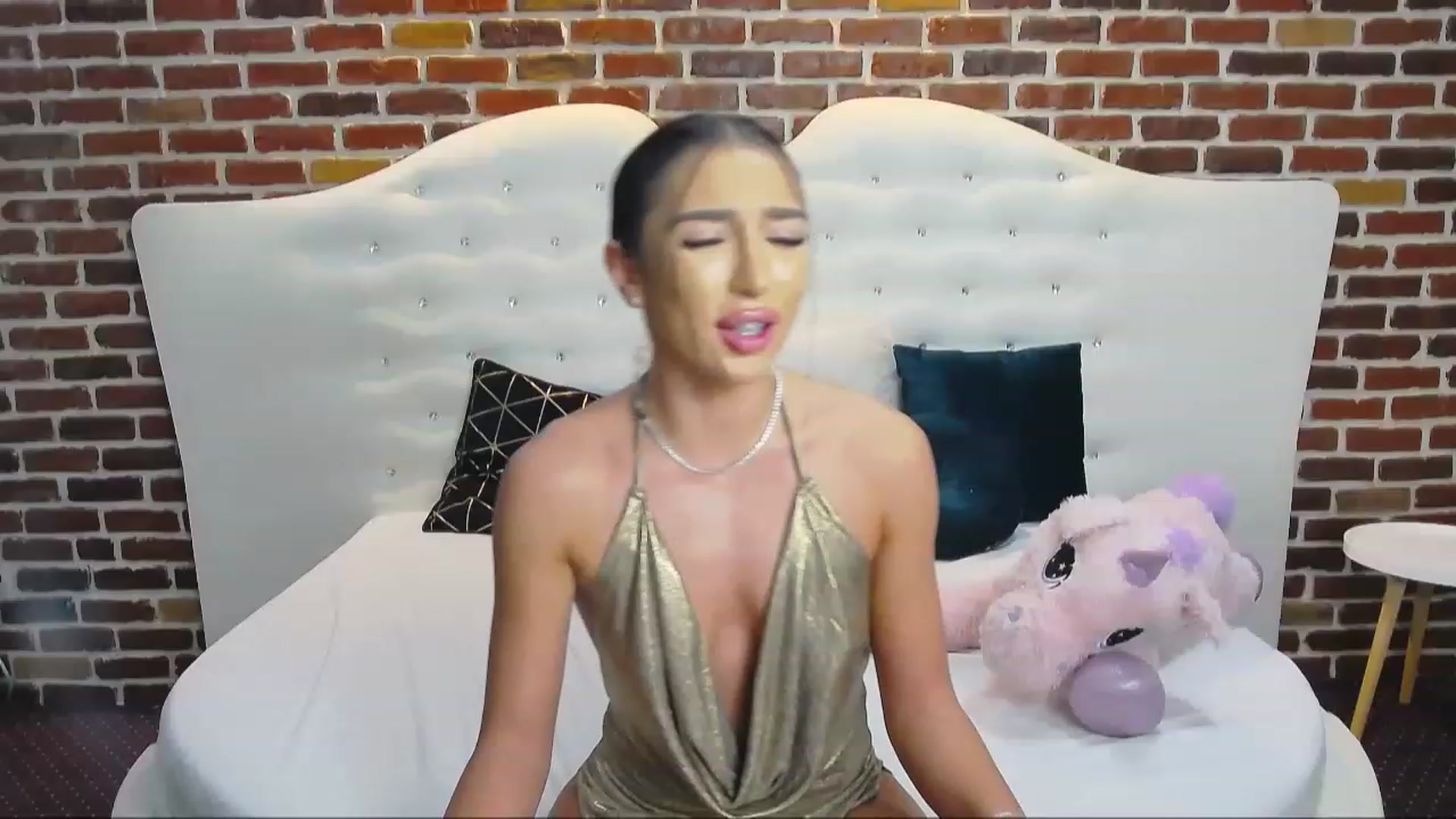 Gallery image thumbnail from KaraKhalifa's myfreecams stream on, 11/25/2022, 20:18 image 7 of 20