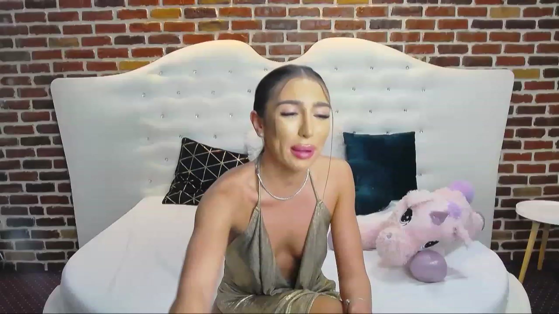 Gallery image thumbnail from KaraKhalifa's myfreecams stream on, 11/25/2022, 20:18 image 3 of 20