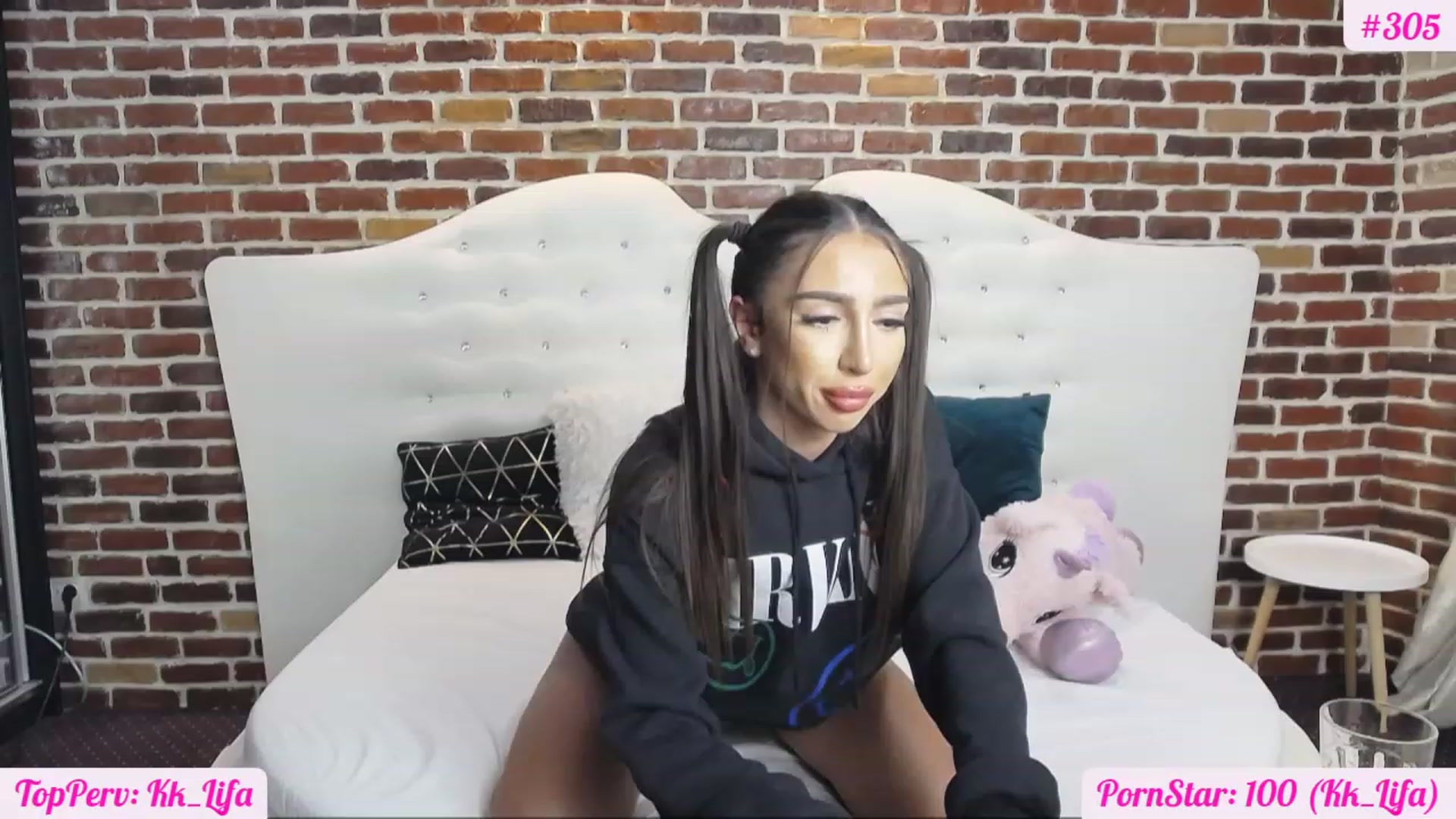 Gallery image thumbnail from KaraKhalifa's myfreecams stream on, 11/29/2022, 15:28 image 13 of 20