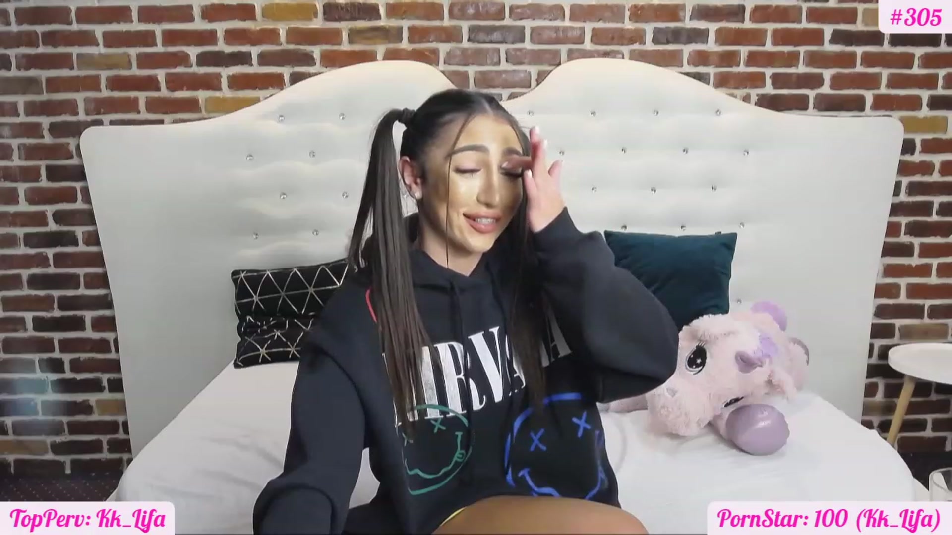 Gallery image thumbnail from KaraKhalifa's myfreecams stream on, 11/29/2022, 16:04 image 15 of 20