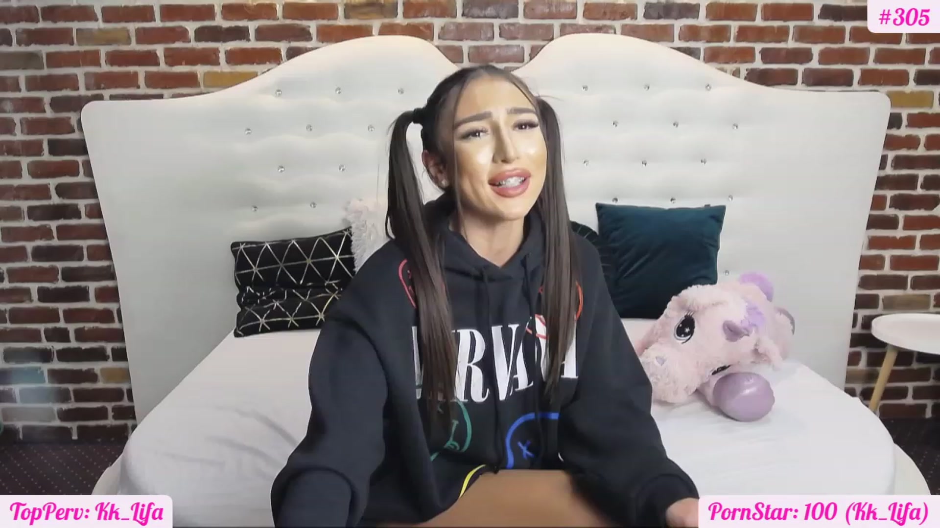 Gallery image thumbnail from KaraKhalifa's myfreecams stream on, 11/29/2022, 16:29 image 9 of 20