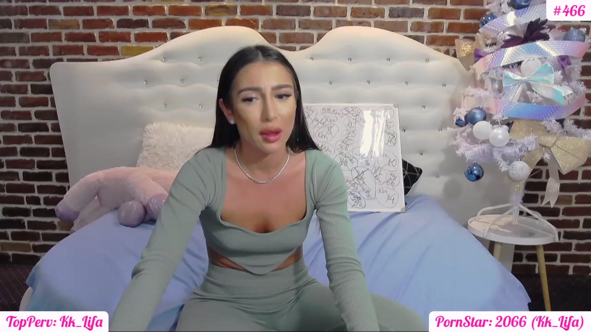 Gallery image thumbnail from KaraKhalifa's myfreecams stream on, 12/22/2022, 19:00 image 19 of 20