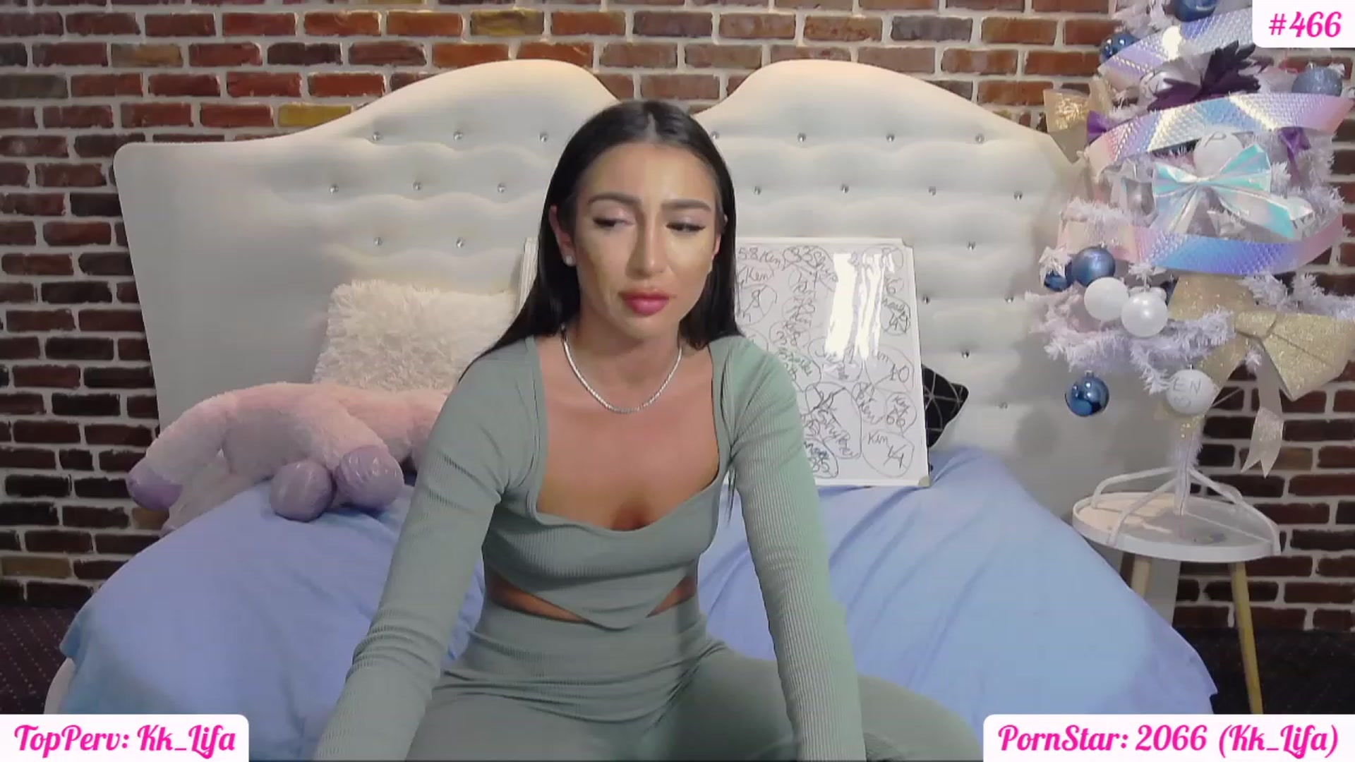 Gallery image thumbnail from KaraKhalifa's myfreecams stream on, 12/22/2022, 19:00 image 20 of 20
