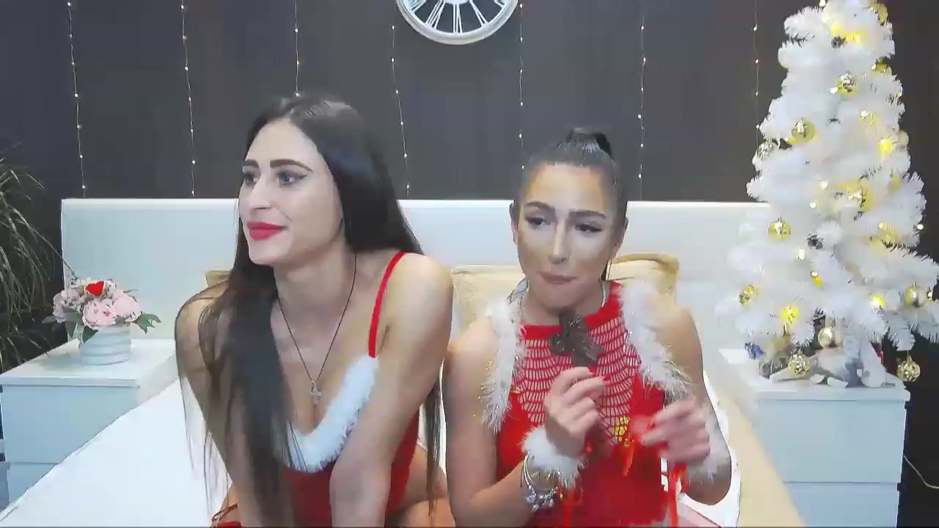 Gallery image thumbnail from KaraKhalifa's myfreecams stream on, 12/23/2022, 18:36 image 16 of 20