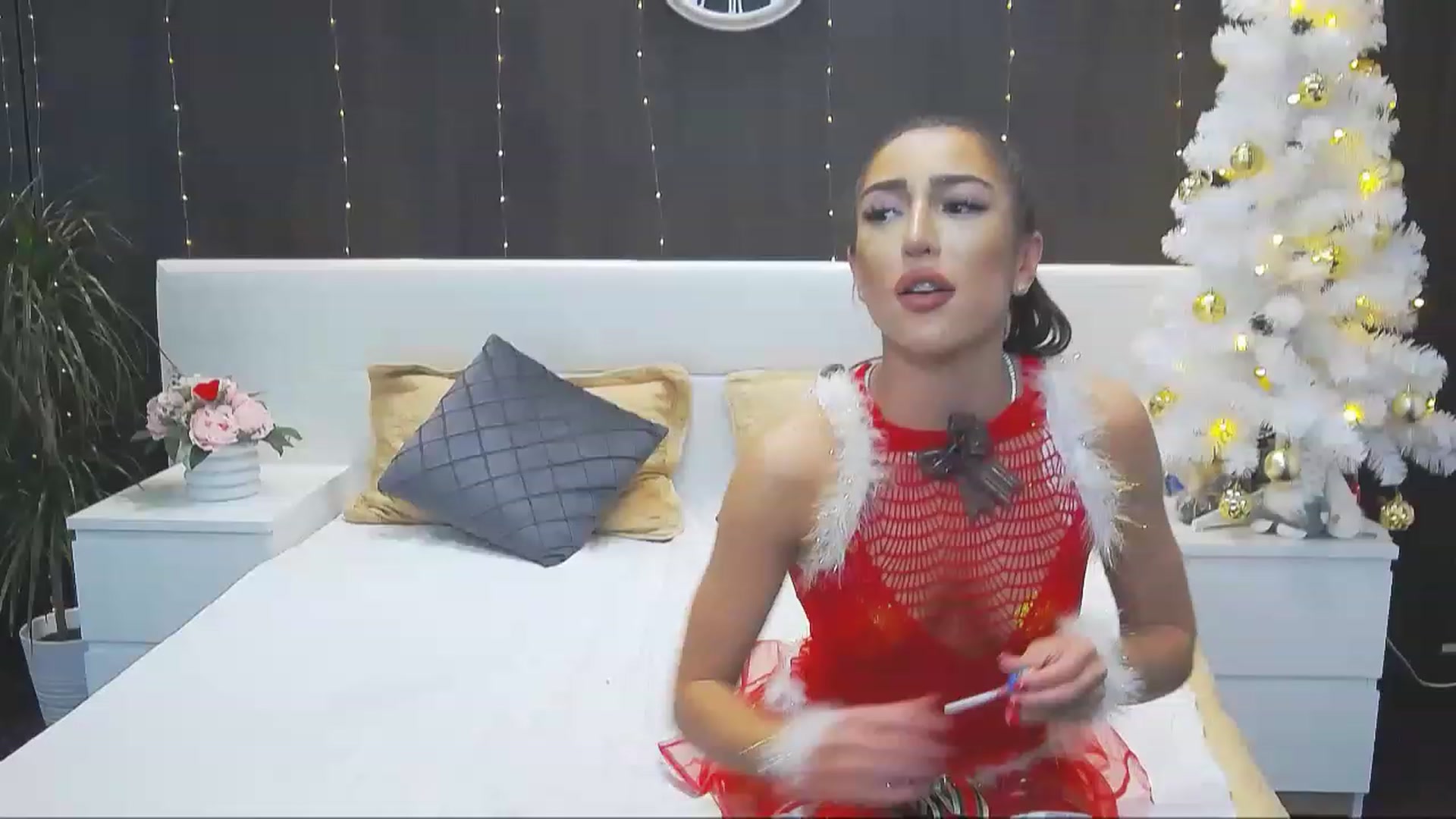 Gallery image thumbnail from KaraKhalifa's myfreecams stream on, 12/23/2022, 19:44 image 6 of 20