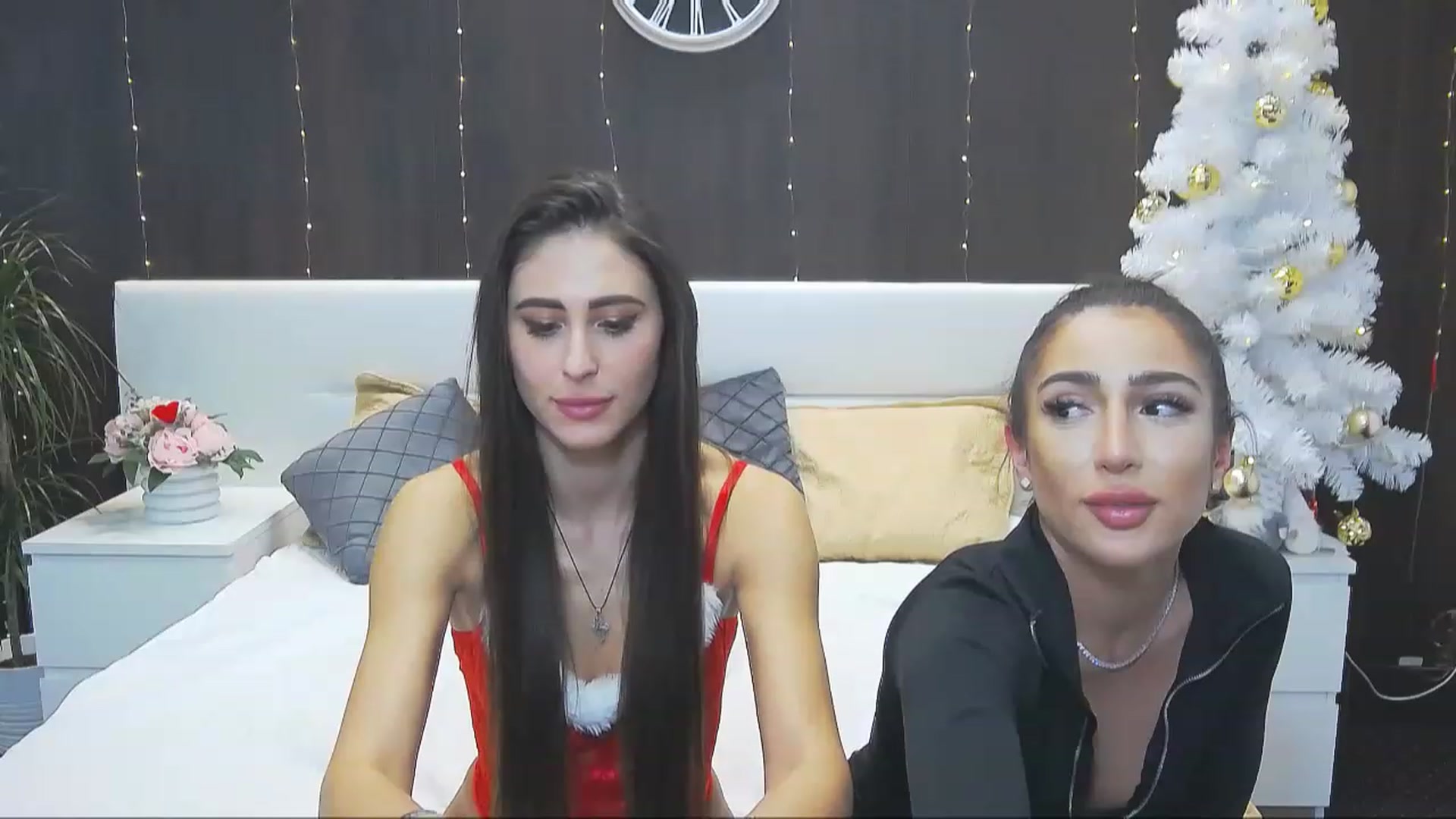 Gallery image thumbnail from KaraKhalifa's myfreecams stream on, 12/23/2022, 23:31 image 2 of 20