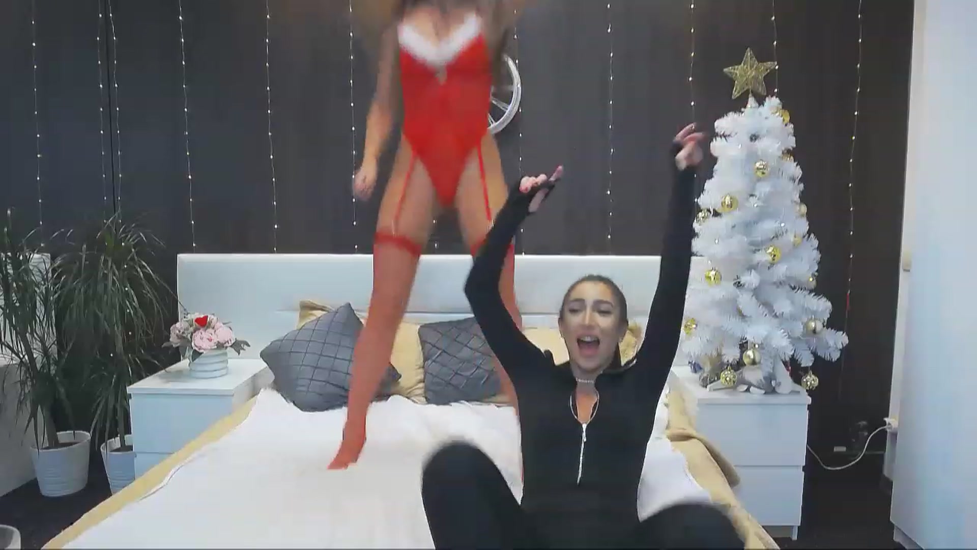 Gallery image thumbnail from KaraKhalifa's myfreecams stream on, 12/23/2022, 23:31 image 8 of 20